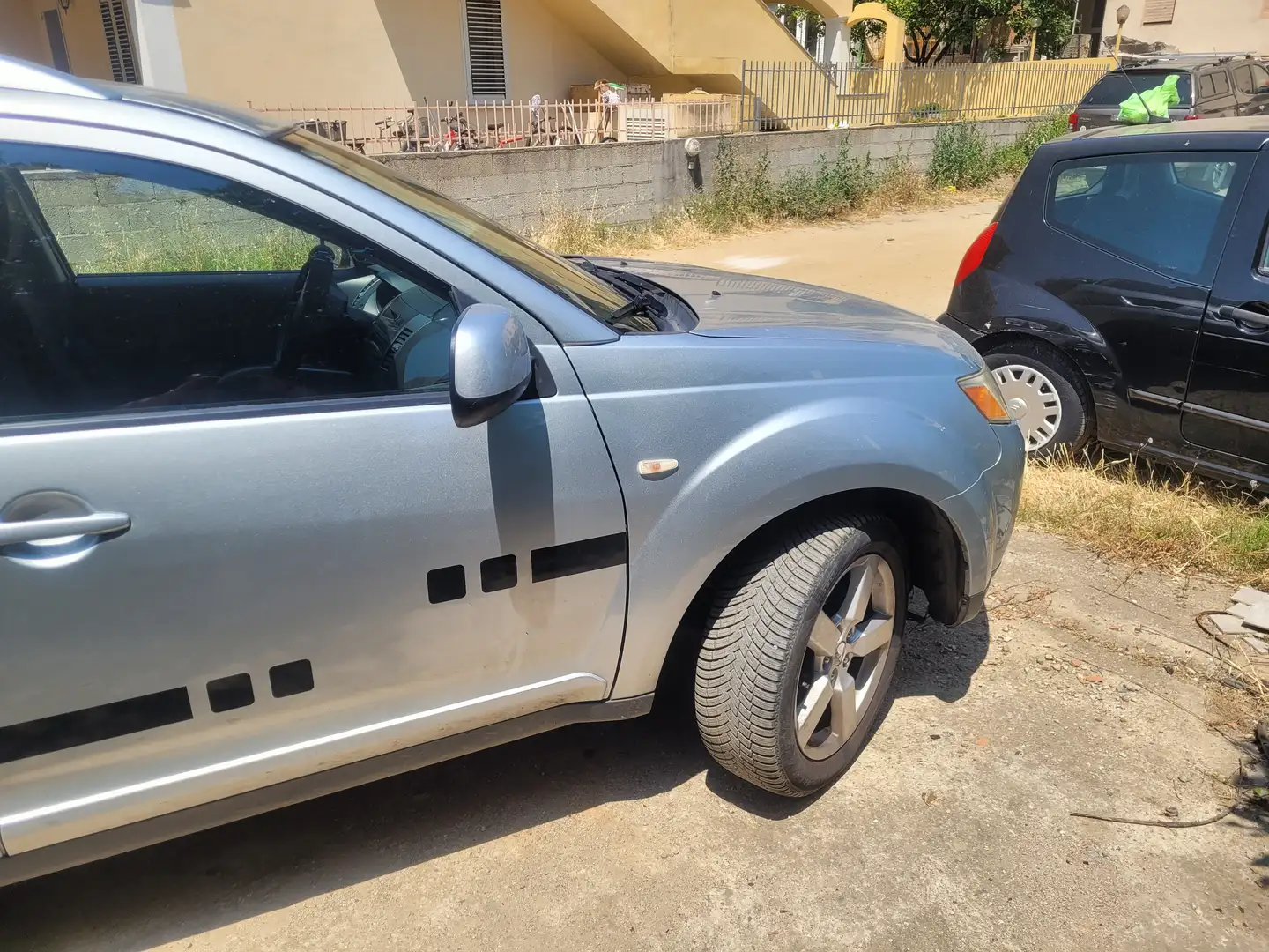 Mitsubishi Outlander 7 posti Grigio - 2