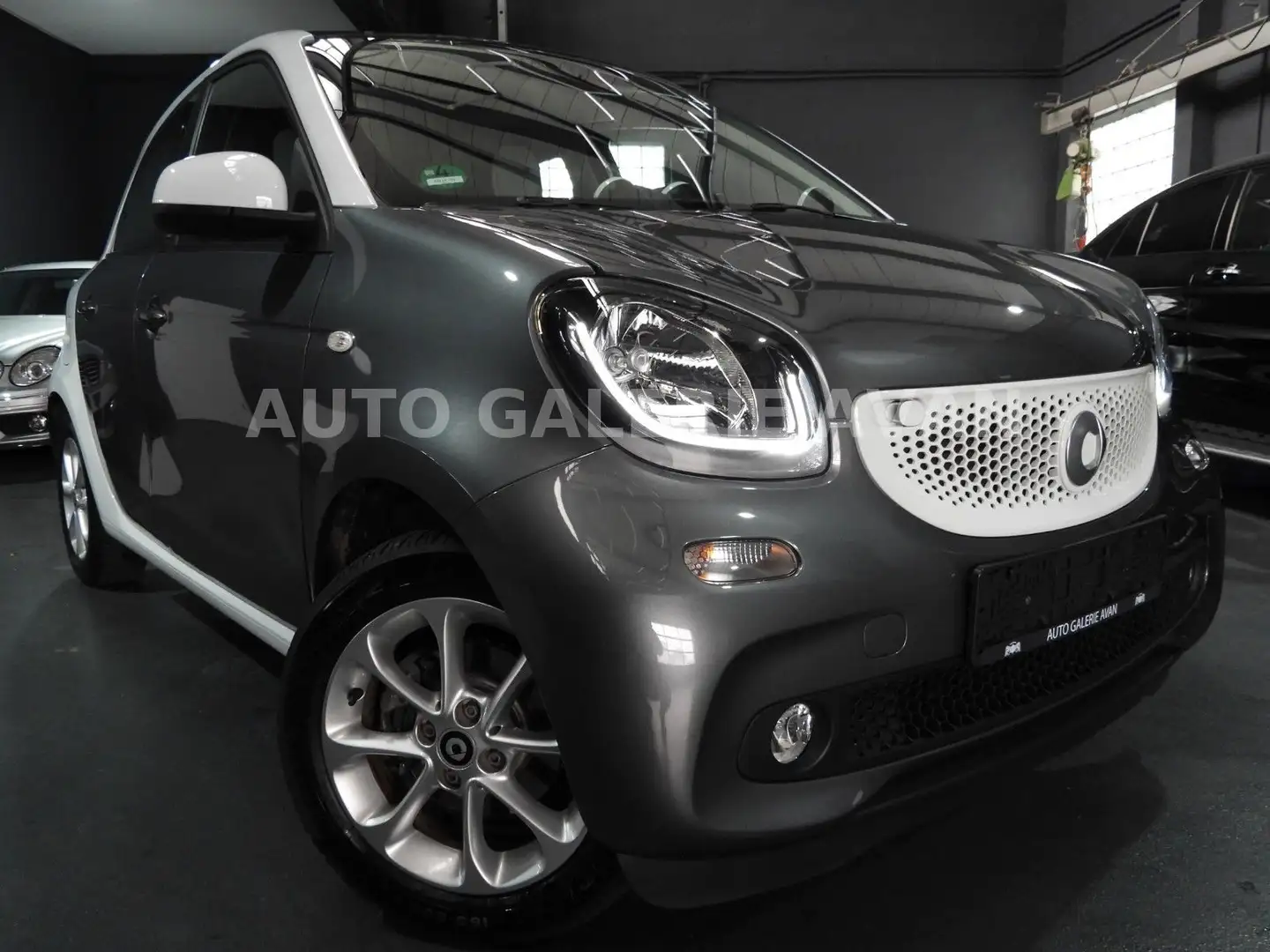 smart forFour Gris - 2