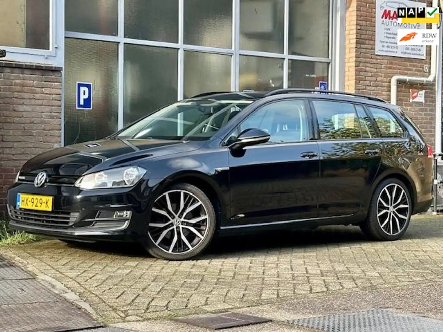 Volkswagen Golf Variant 1.0 TSI Trendline Zwart - 1