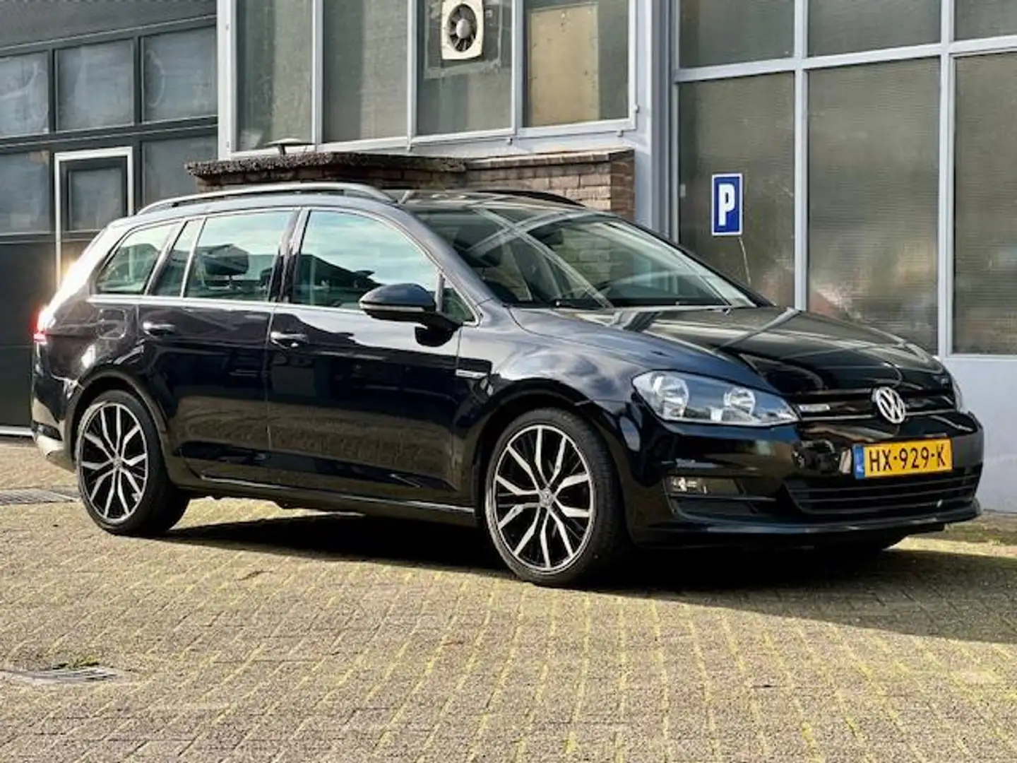 Volkswagen Golf Variant 1.0 TSI Trendline Zwart - 2