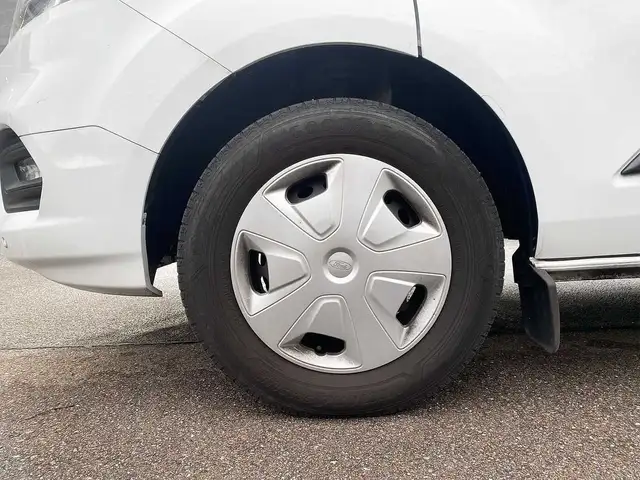 Ford Transit Custom view 9
