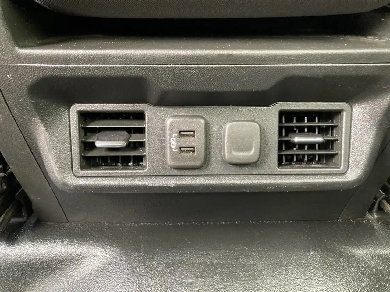 GMC Sierra 3500HD photo GMC Sierra 3500HD