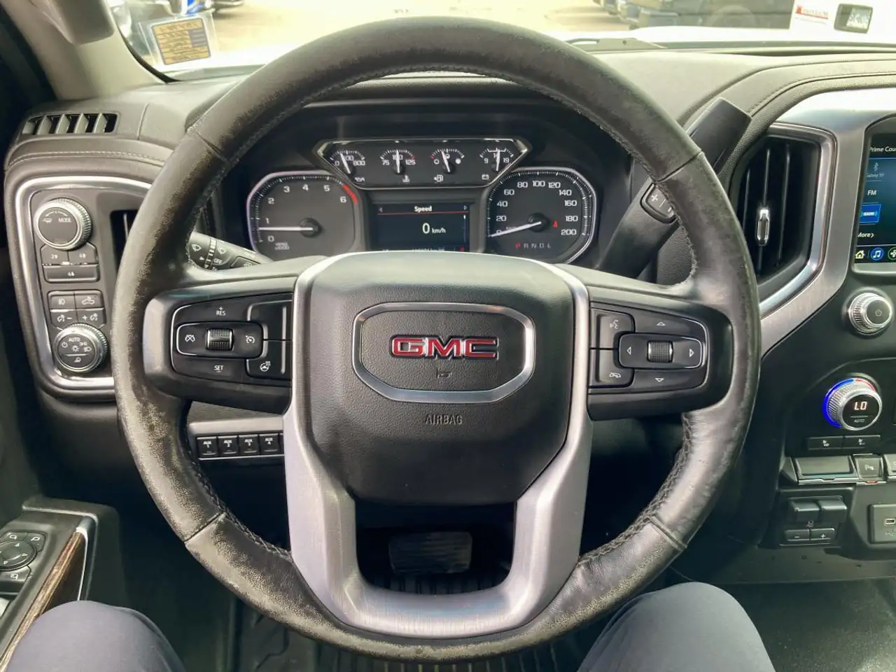 GMC Sierra 3500HD photo GMC Sierra 3500HD