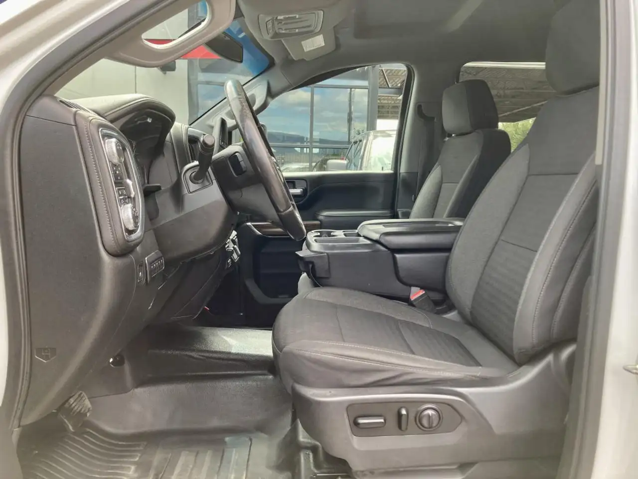 GMC Sierra 3500HD photo GMC Sierra 3500HD