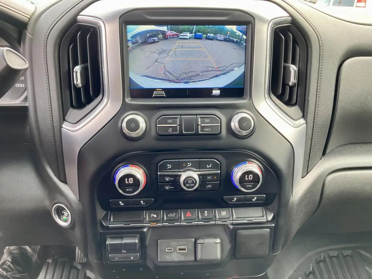 GMC Sierra 3500HD photo GMC Sierra 3500HD