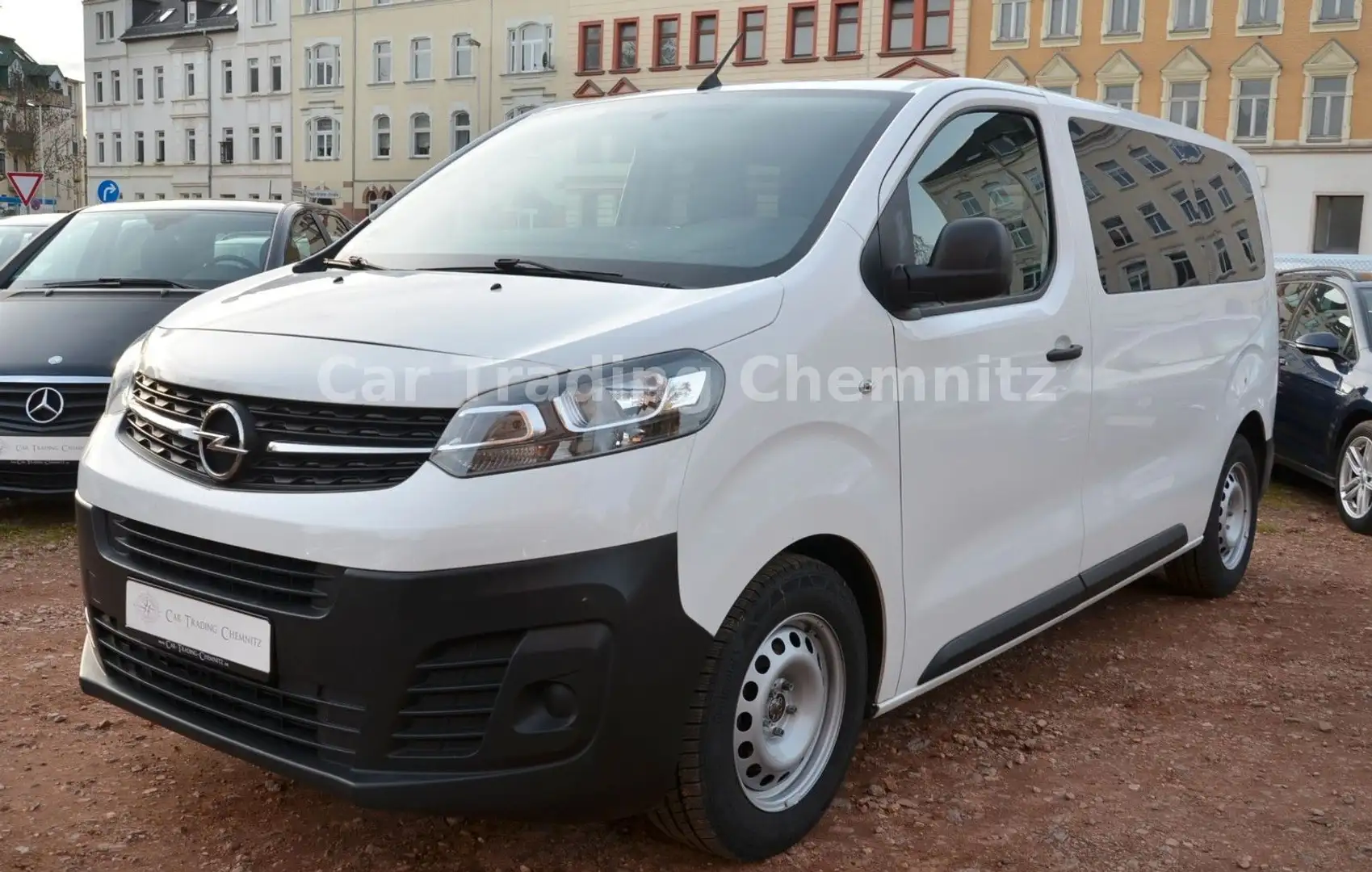 Opel Vivaro Kombi M Klima 1. Hand 9 Sitze Tüv 08/2027 Blanc - 1