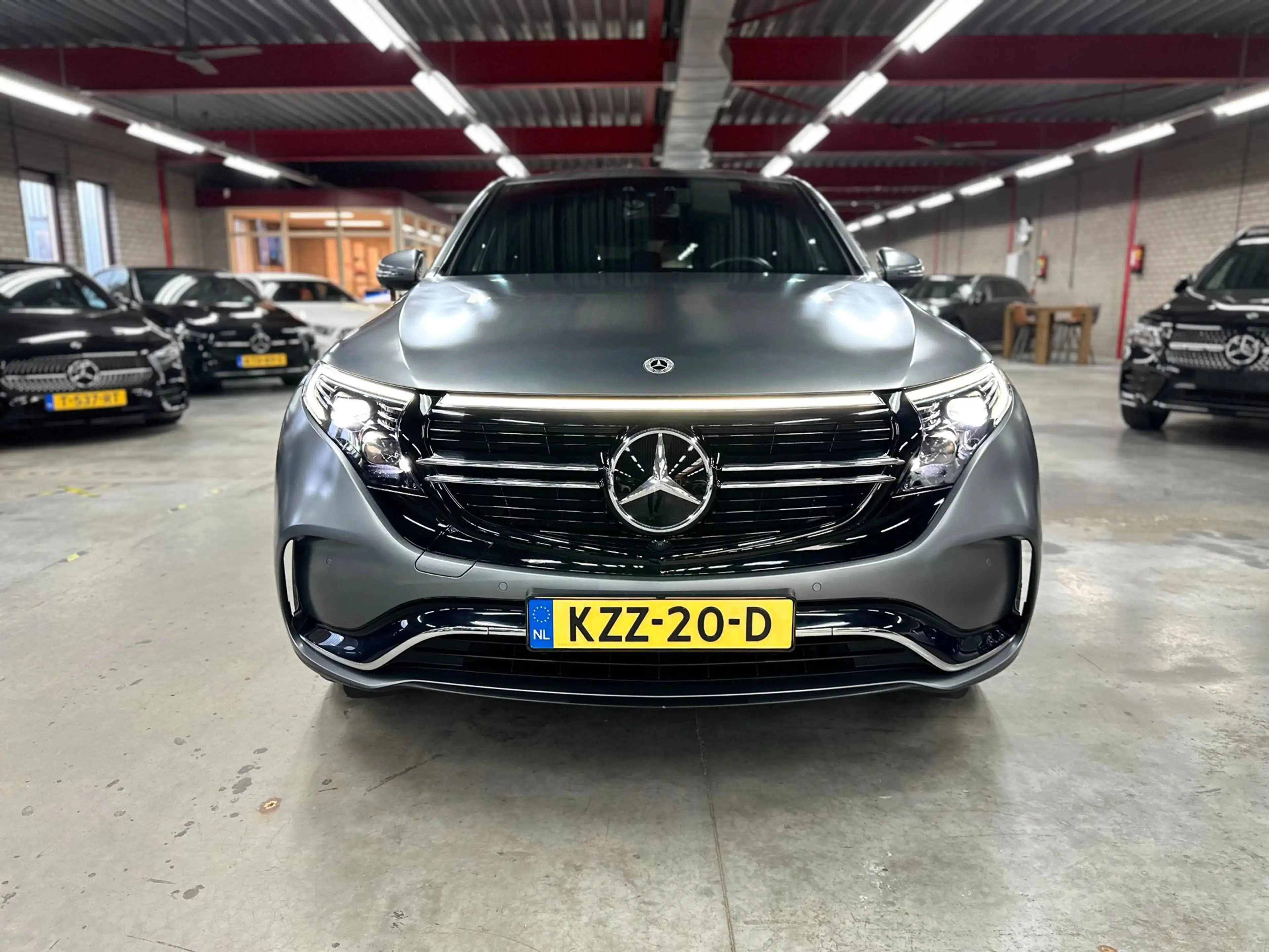 Mercedes-Benz EQC 400 4MATIC, AMG, Massage, Magno, BTW! — photo 8