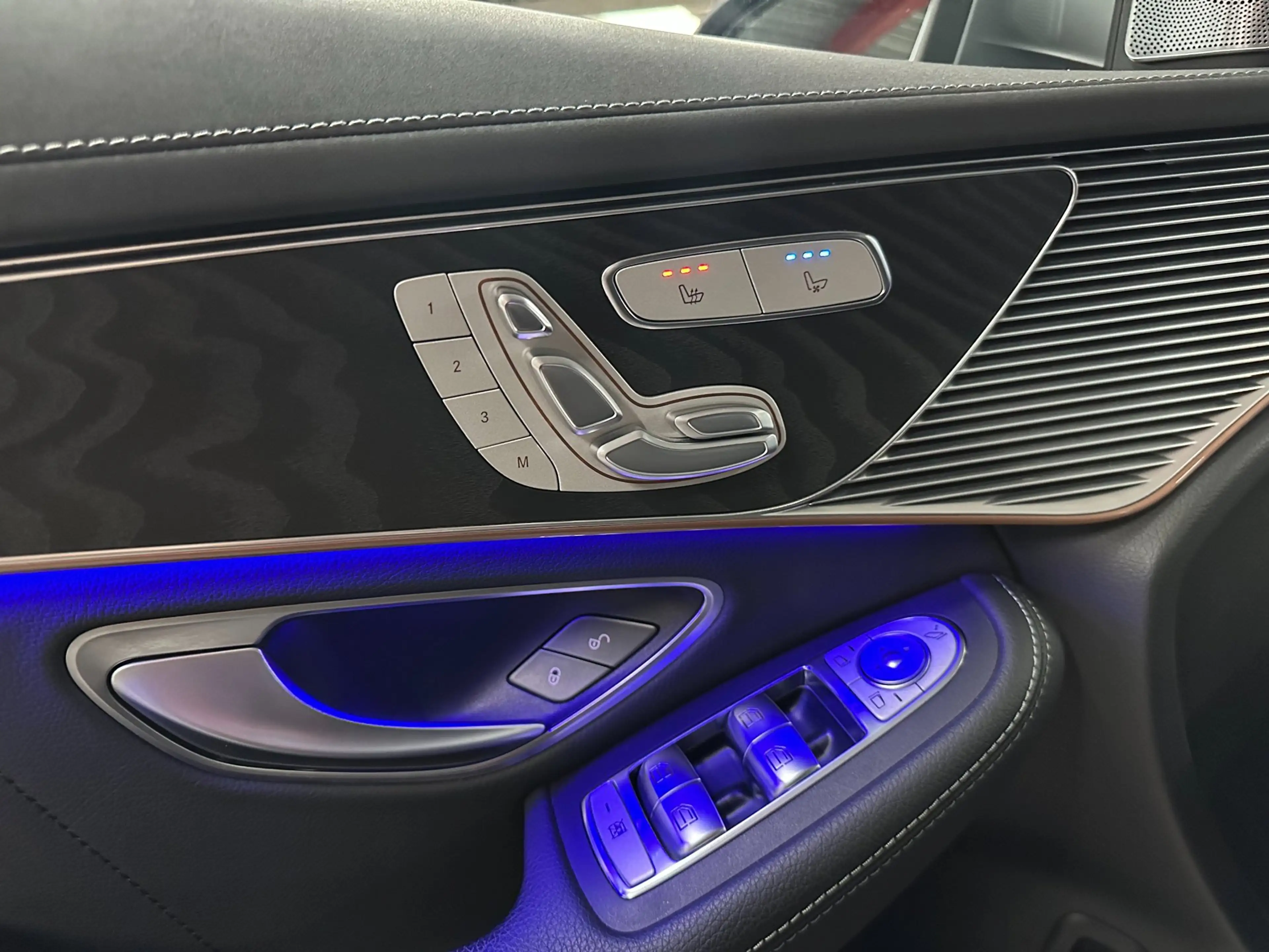 Mercedes-Benz EQC 400 4MATIC, AMG, Massage, Magno, BTW! — photo 13