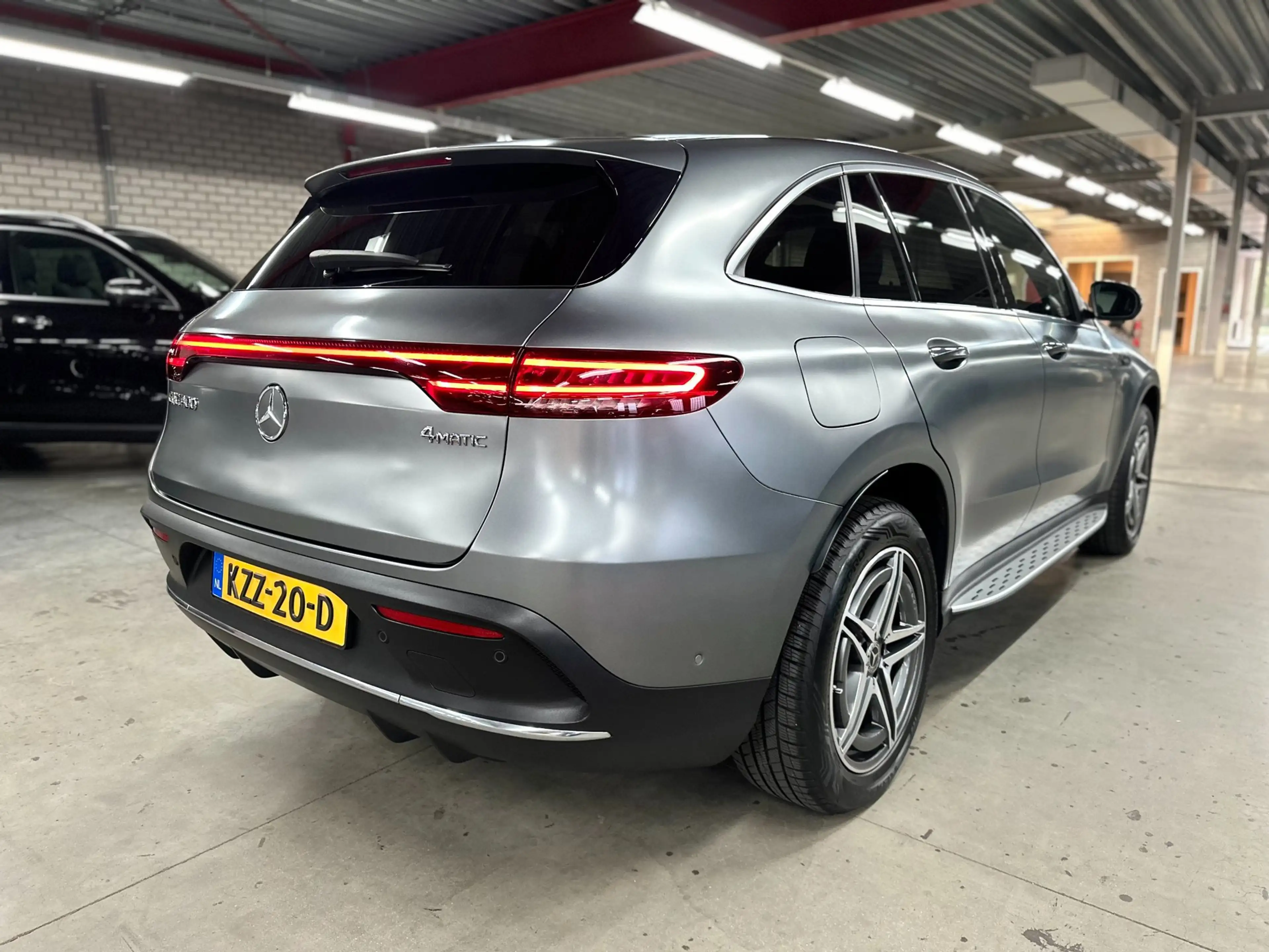 Mercedes-Benz EQC 400 4MATIC, AMG, Massage, Magno, BTW! — photo 5