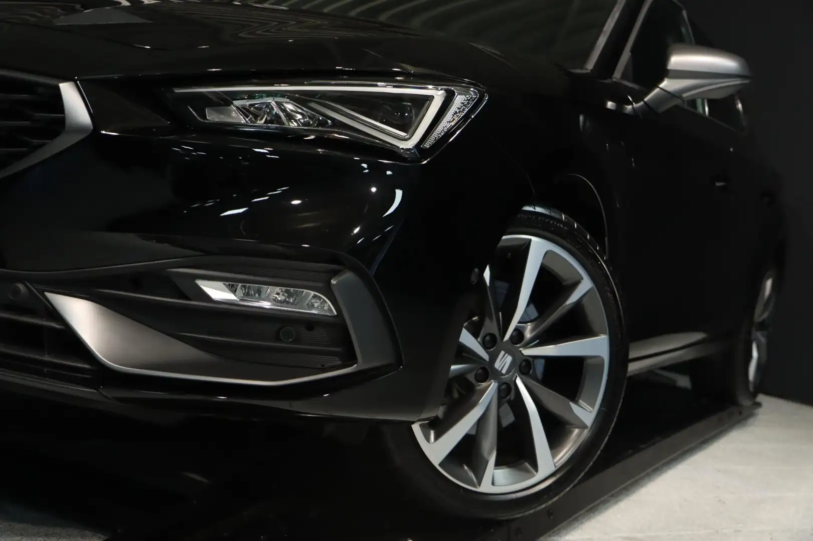 SEAT Leon 1.4 TSI eHybrid PHEV FR / Sfeerverl. / Carplay / 1 Noir - 2