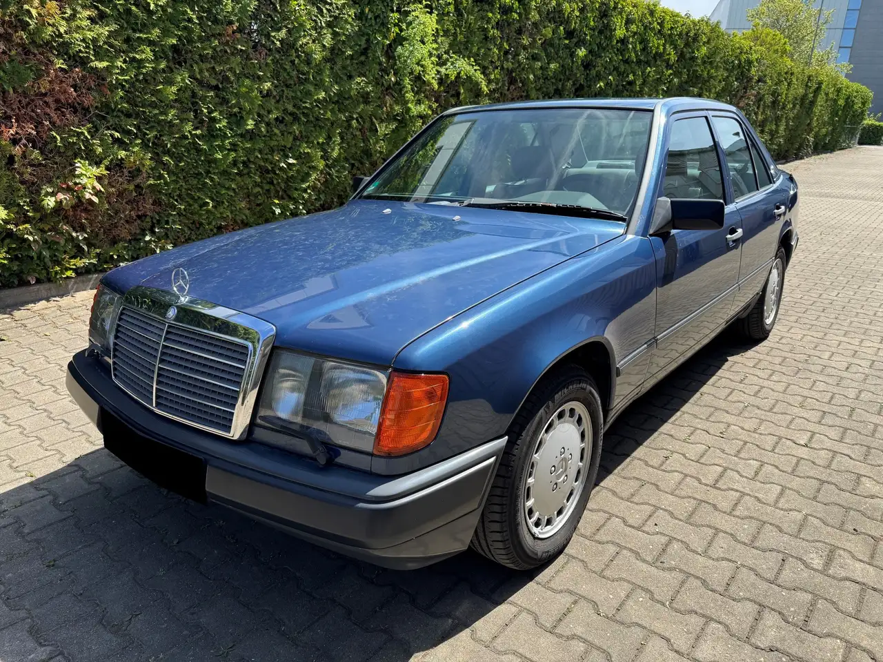 Mercedes-Benz E-Class E 300 1986