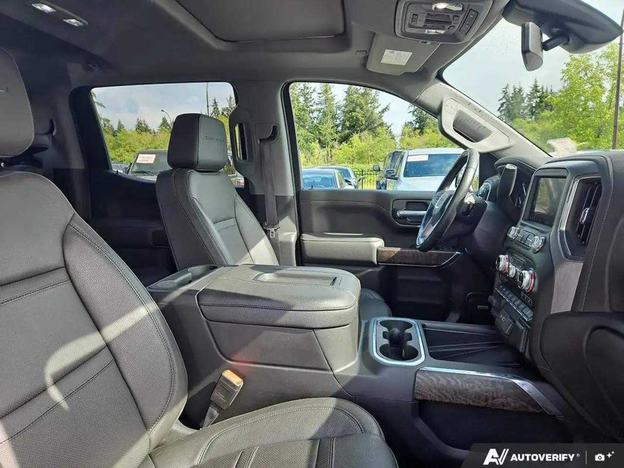 GMC Sierra 1500 снимка GMC Sierra 1500