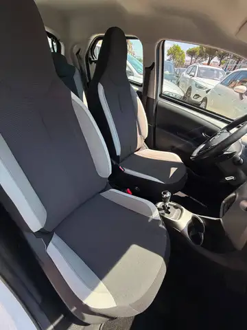 Toyota Aygo view 12