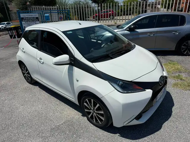 Toyota Aygo view 9