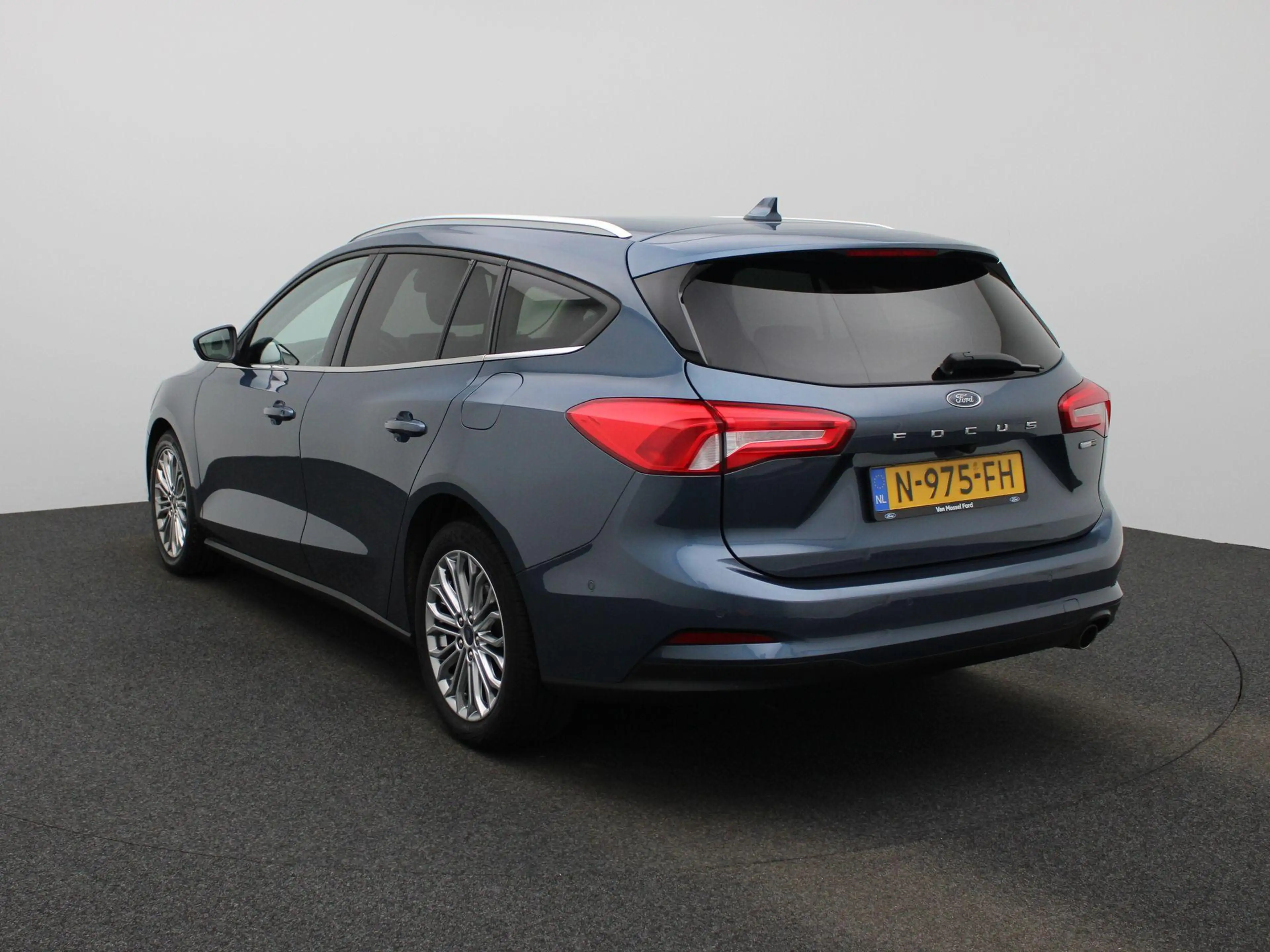 Ford Focus Wagon 1.0 EcoBoost Hybrid Titanium X Business VOLL — photo 2