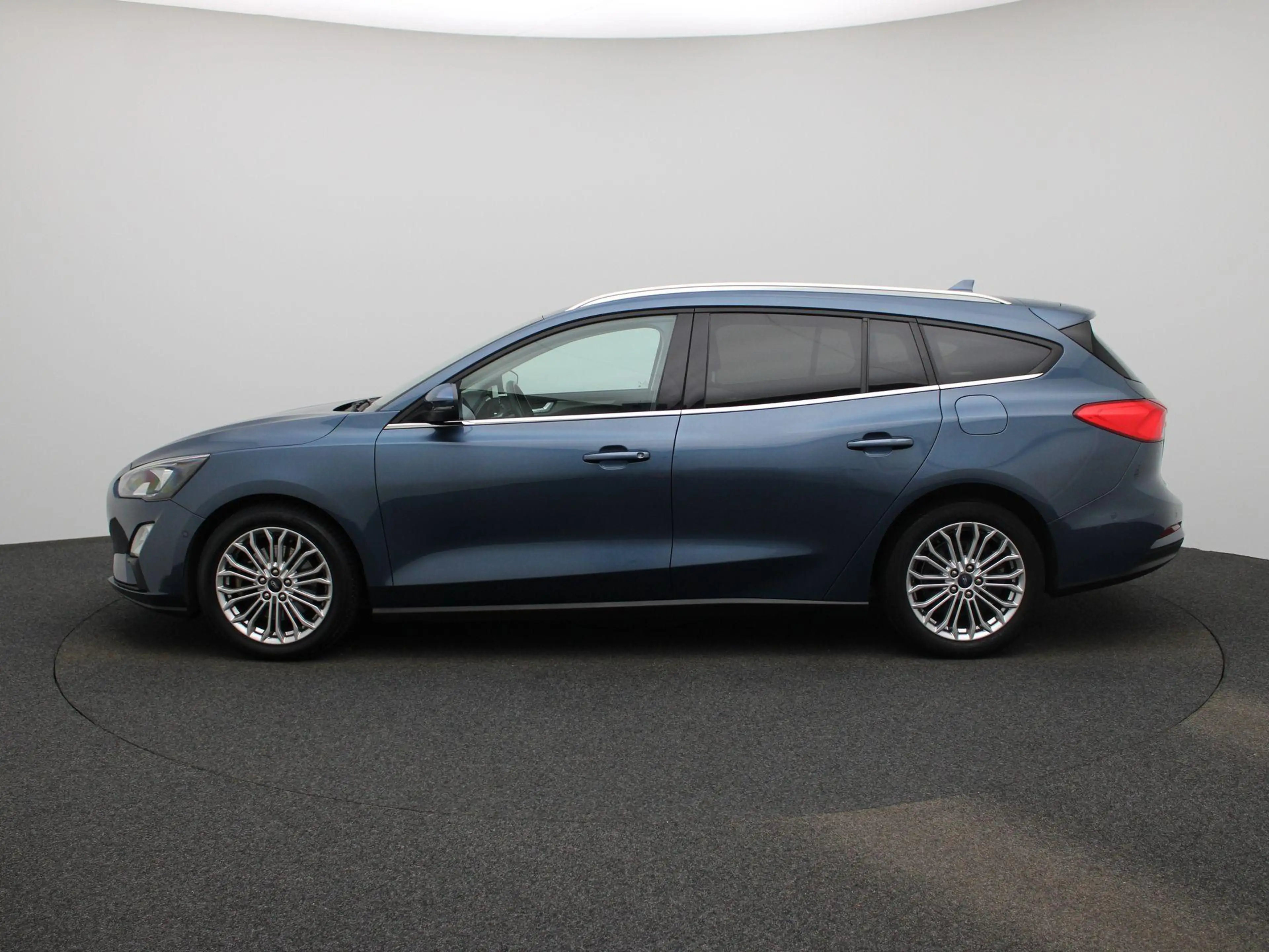 Ford Focus Wagon 1.0 EcoBoost Hybrid Titanium X Business VOLL — photo 4