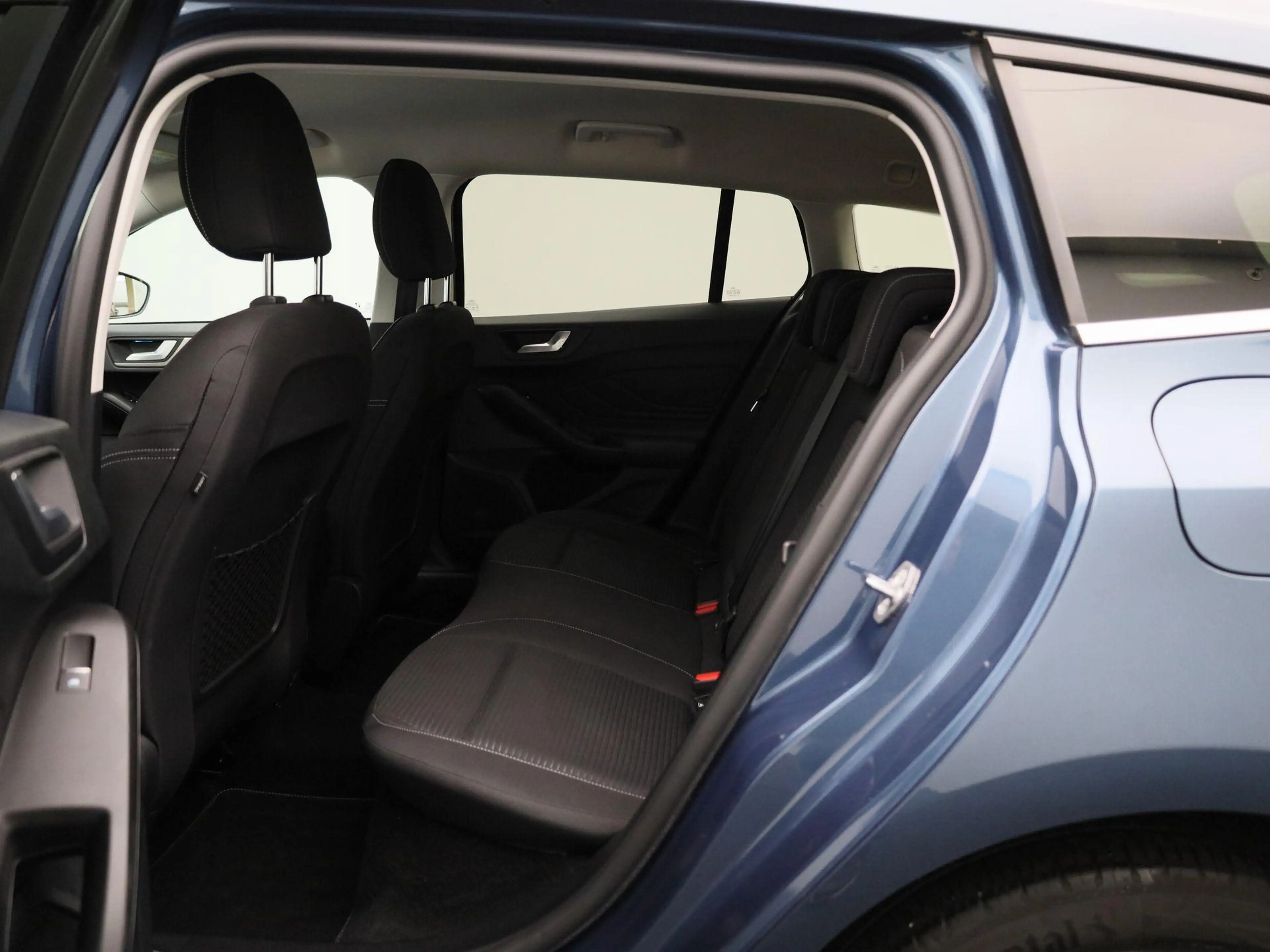 Ford Focus Wagon 1.0 EcoBoost Hybrid Titanium X Business VOLL — photo 10