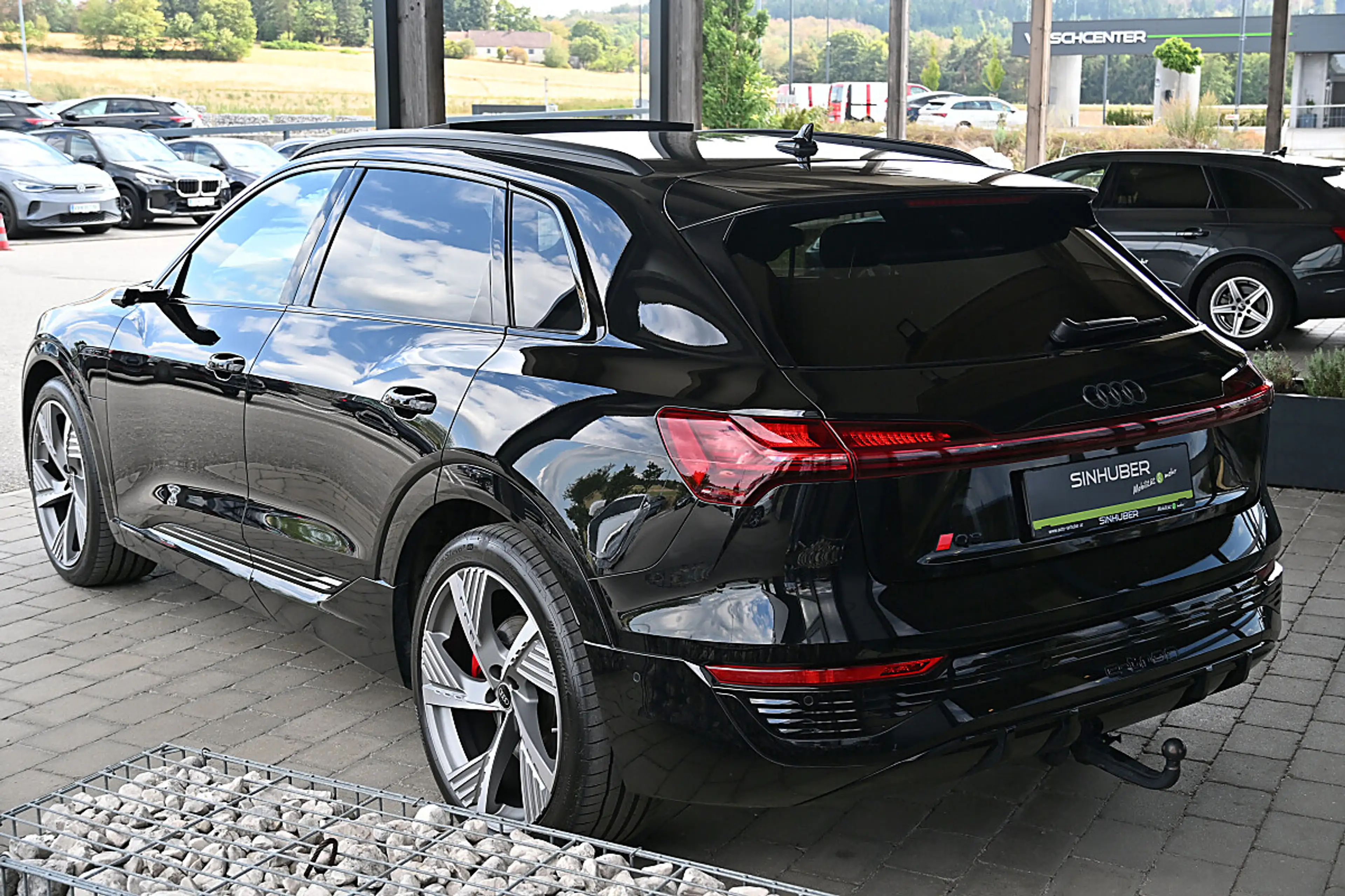 Audi Q8 e-tron Q8 55 e-tron quattro 106kWh S Line NP €127k 22"... — photo 3