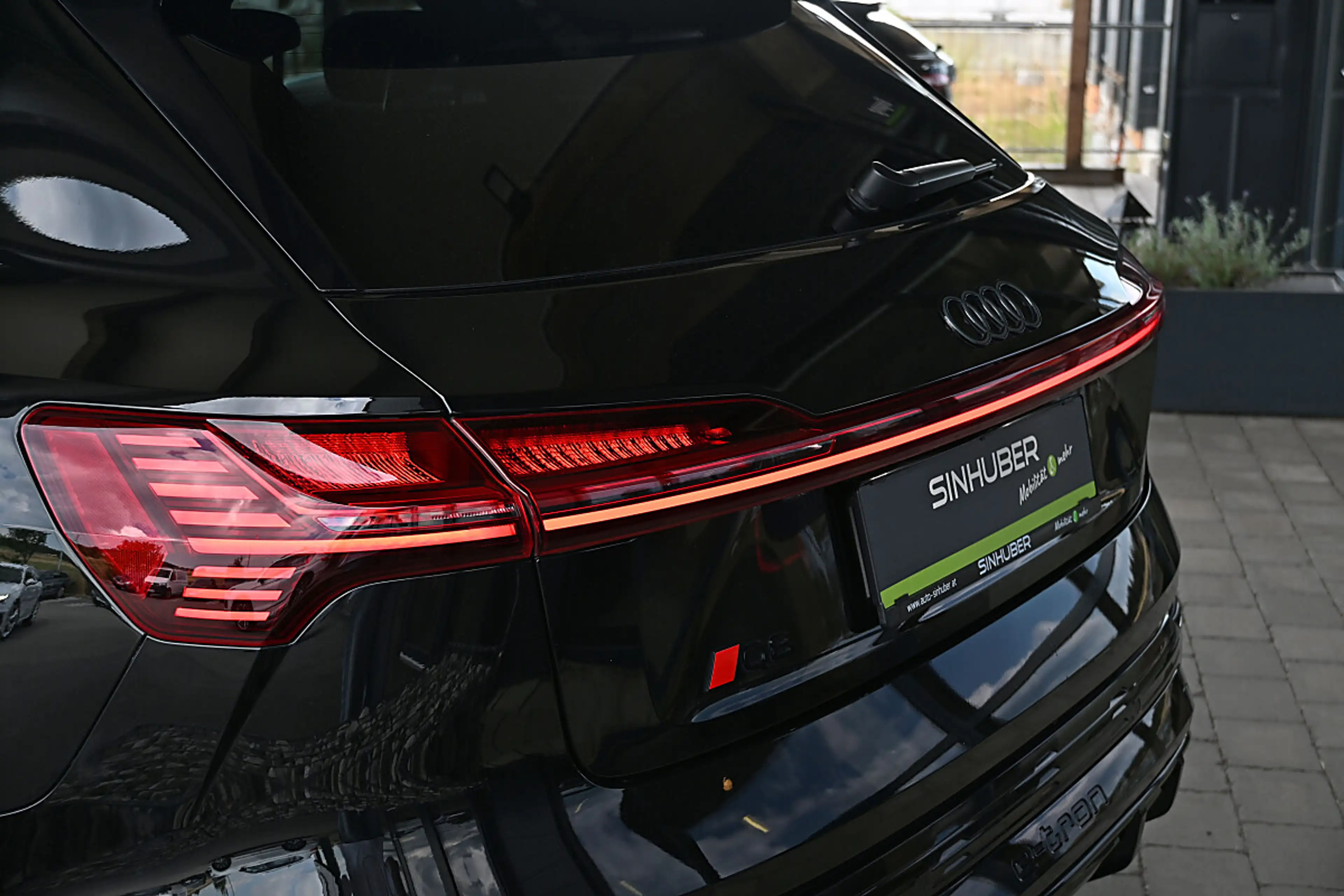 Audi Q8 e-tron Q8 55 e-tron quattro 106kWh S Line NP €127k 22"... — photo 4
