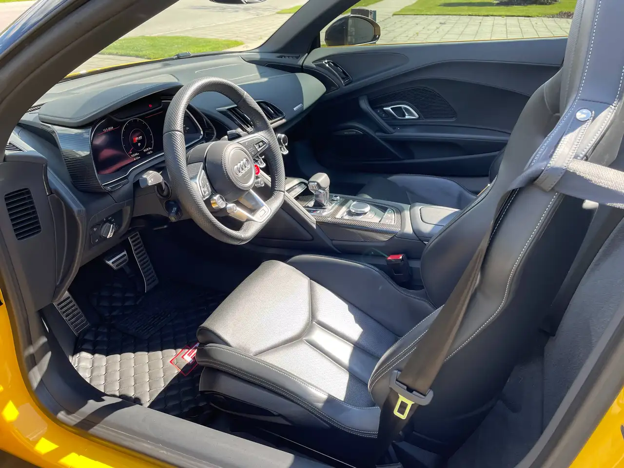 Audi R8 снимка Audi R8
