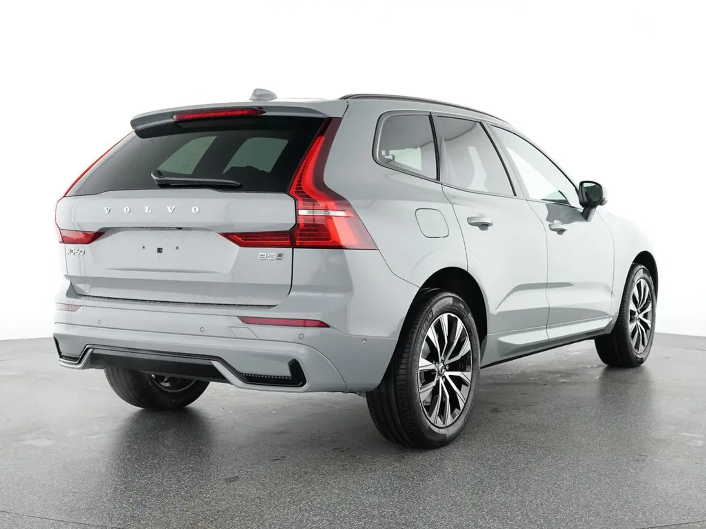 Volvo XC60 B5 B AWD Plus Dark LED ACC AHK PANO 360° Grau - 2