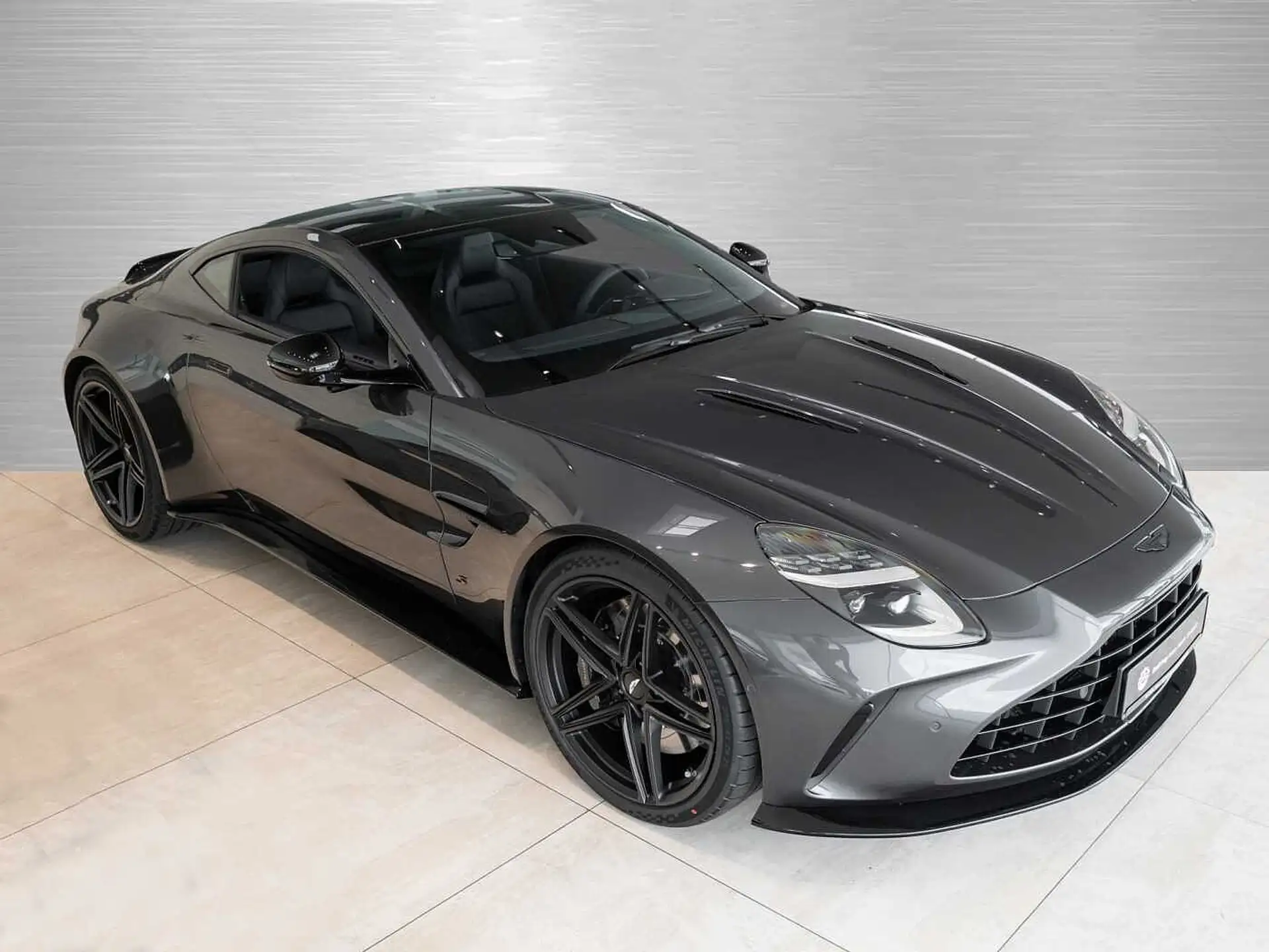 애스턴마틴 밴티지 V8 Coupe 2026 실버 사진 7