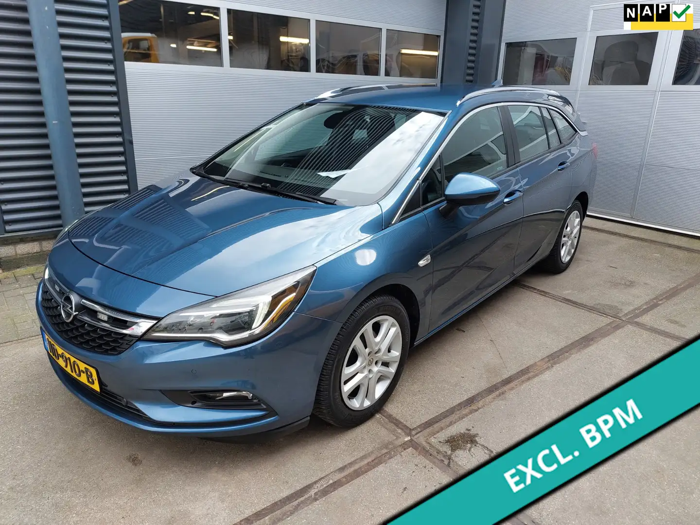 Opel Astra Sports Tourer 1.6 CDTI Business+ Clima Nav Camera Blauw - 1