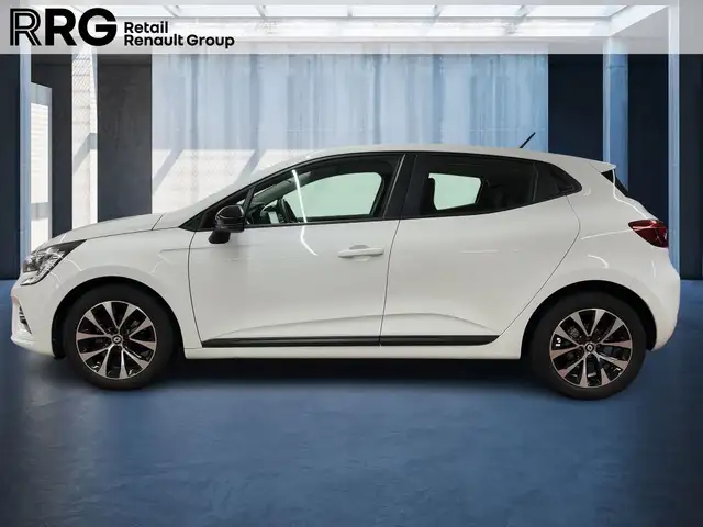 Renault Clio view 2