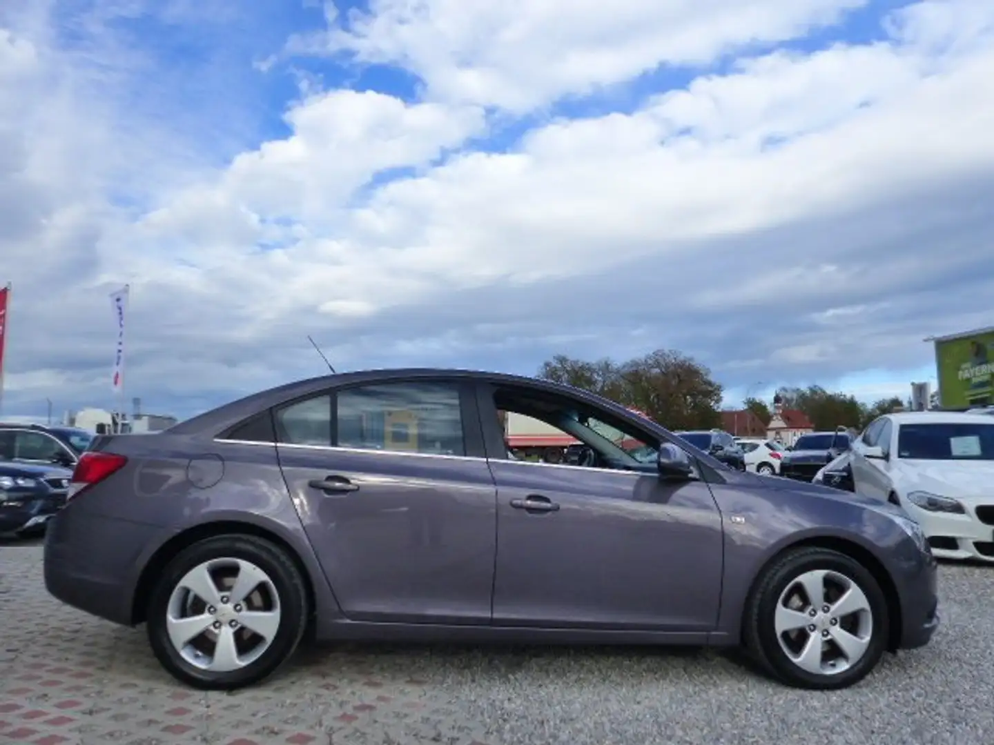 Chevrolet Cruze 2.0 Automatik LT Scheckheft Navi Tempomat Sitzheiz Gris - 2