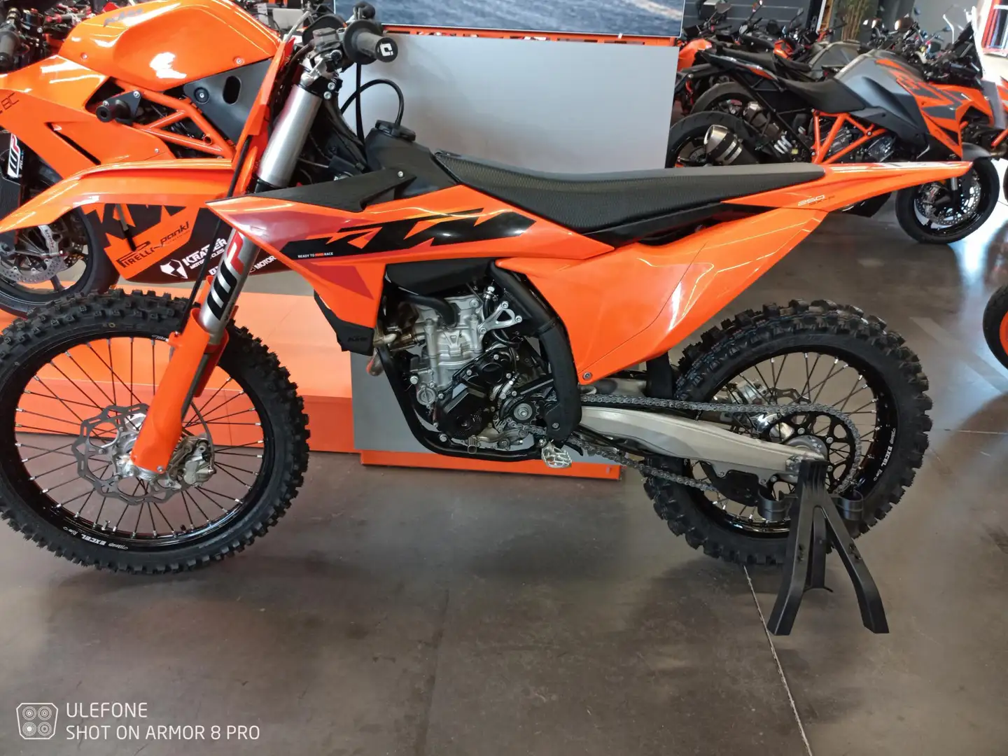 KTM 250 SX-F Orange - 2
