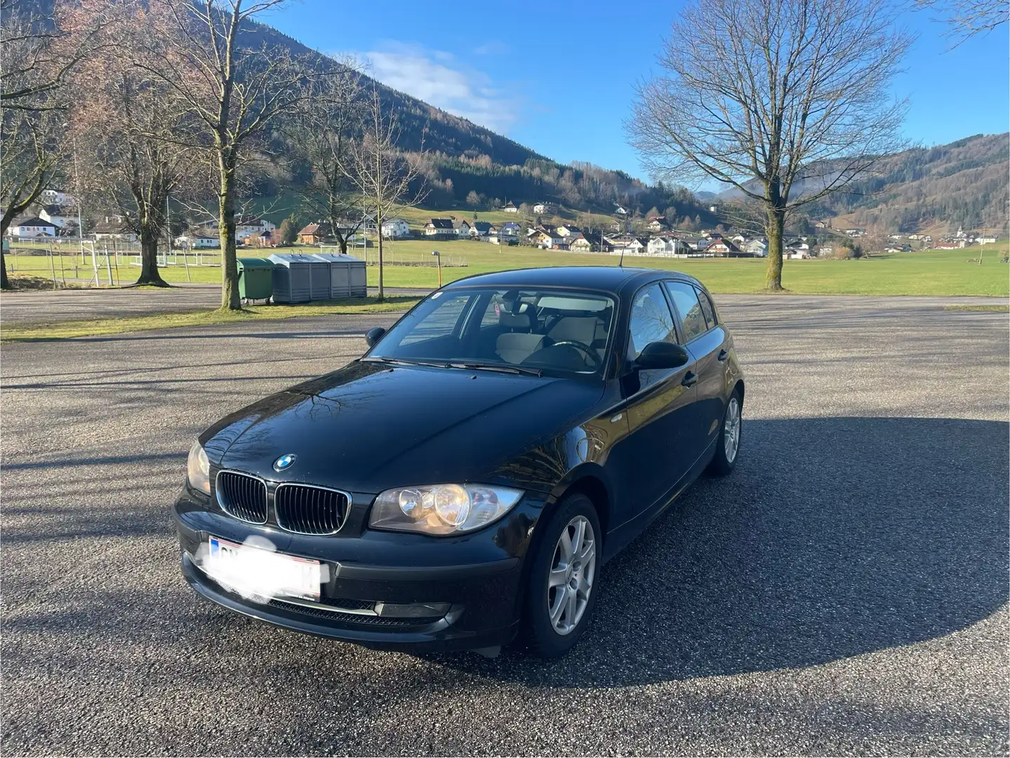 BMW 116 116i Schwarz - 1