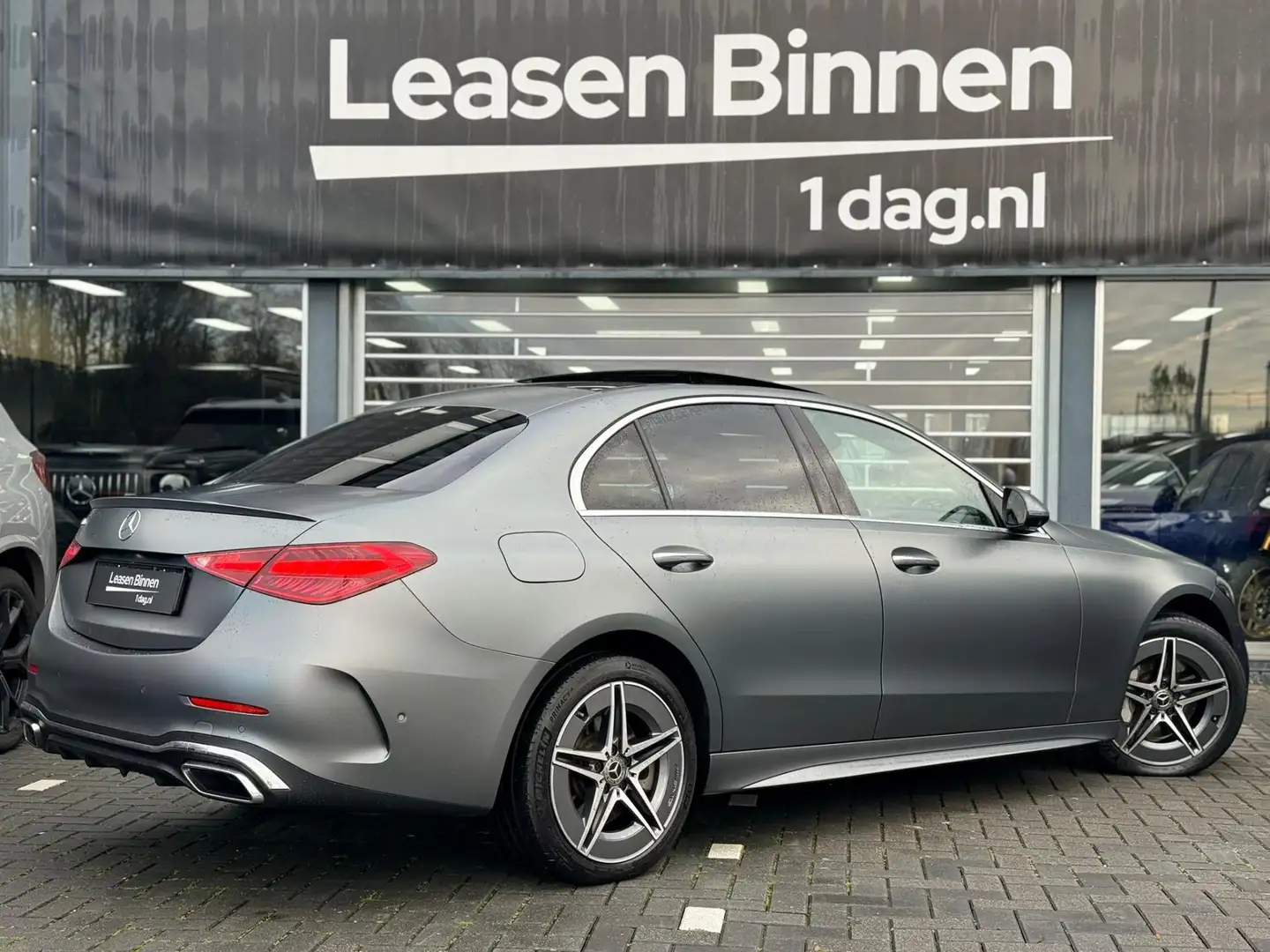 Mercedes-Benz C 300 e AMG Massage/Burmester/Memory/360/Panorama Grijs - 2