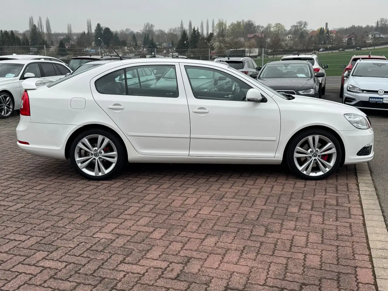 SKODA OCTAVIA RS 2.0 TFSI 200ch - BVM6 - TOIT OUVRANT - CUIR - SIÈGES CHAUFFANTS