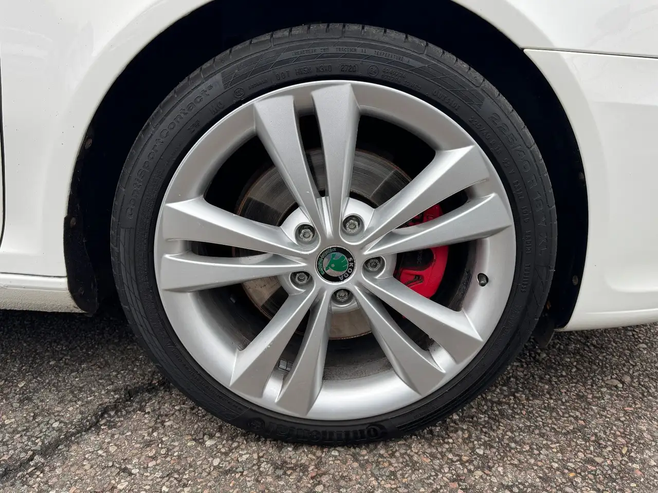 SKODA OCTAVIA RS 2.0 TFSI 200ch - BVM6 - TOIT OUVRANT - CUIR - SIÈGES CHAUFFANTS