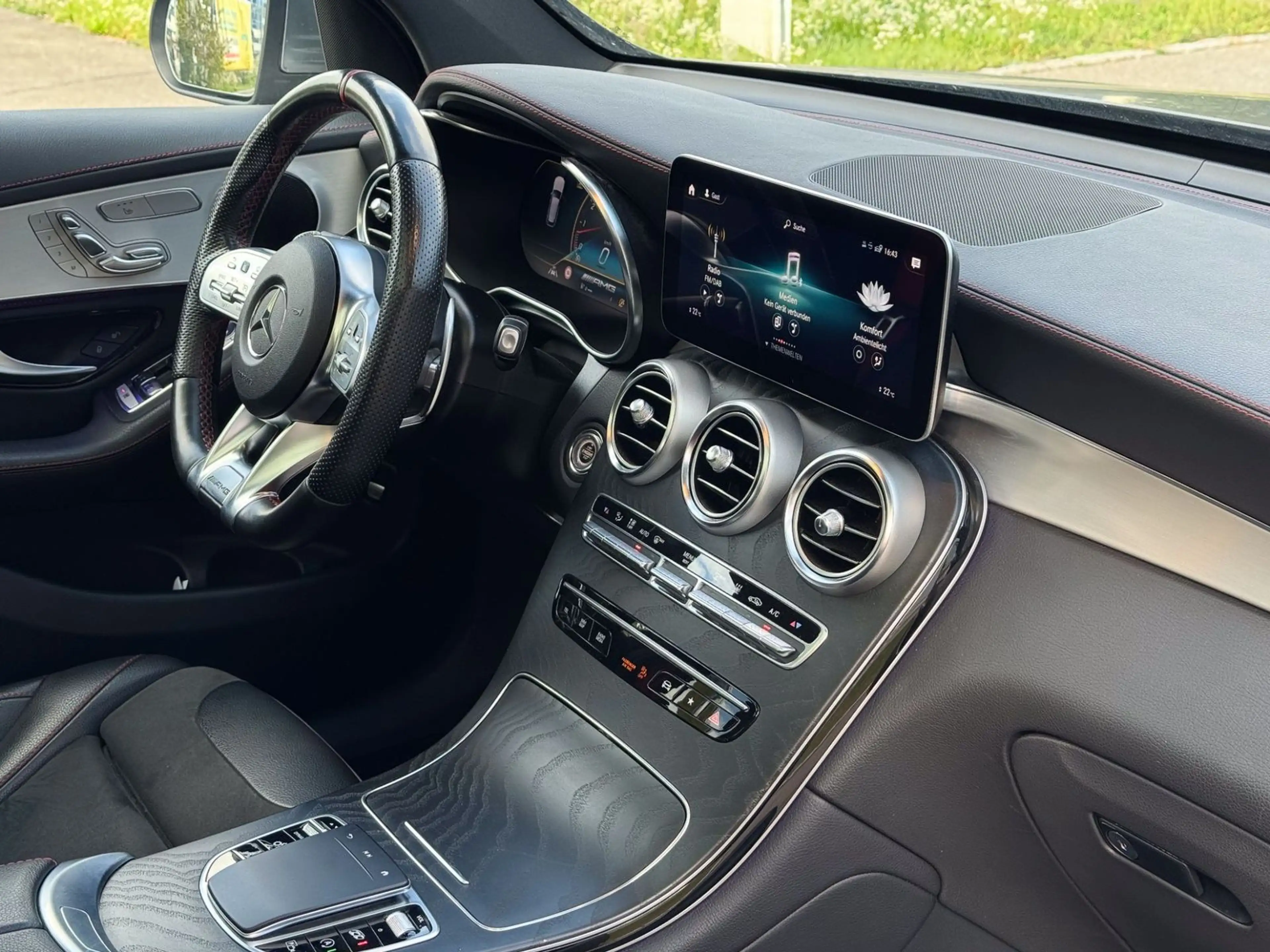 Mercedes-Benz GLC 43 AMG 4Matic *Kamera*Memory*Pano*SHZ — photo 13