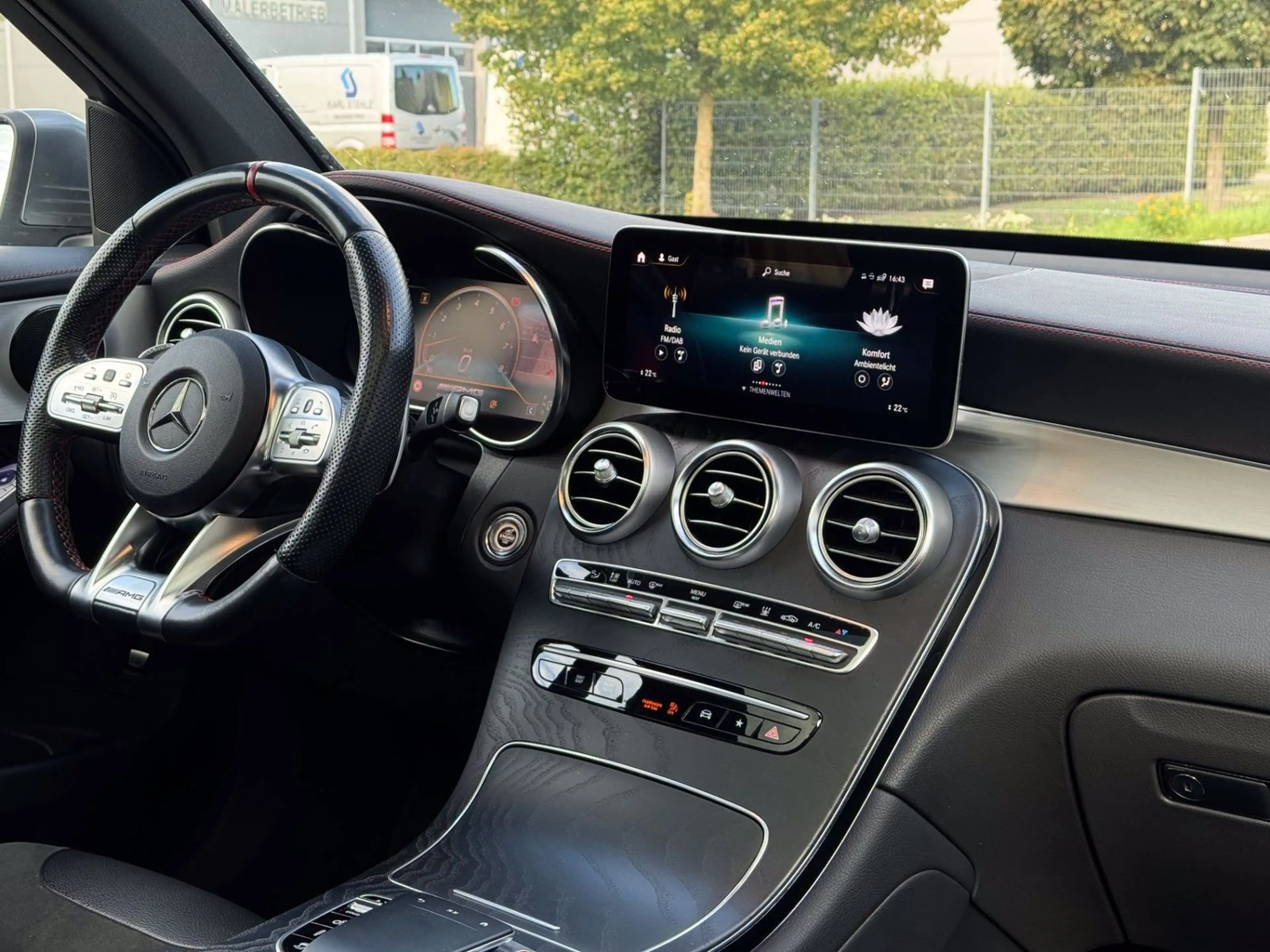 Mercedes-Benz GLC 43 AMG 4Matic *Kamera*Memory*Pano*SHZ — photo 15