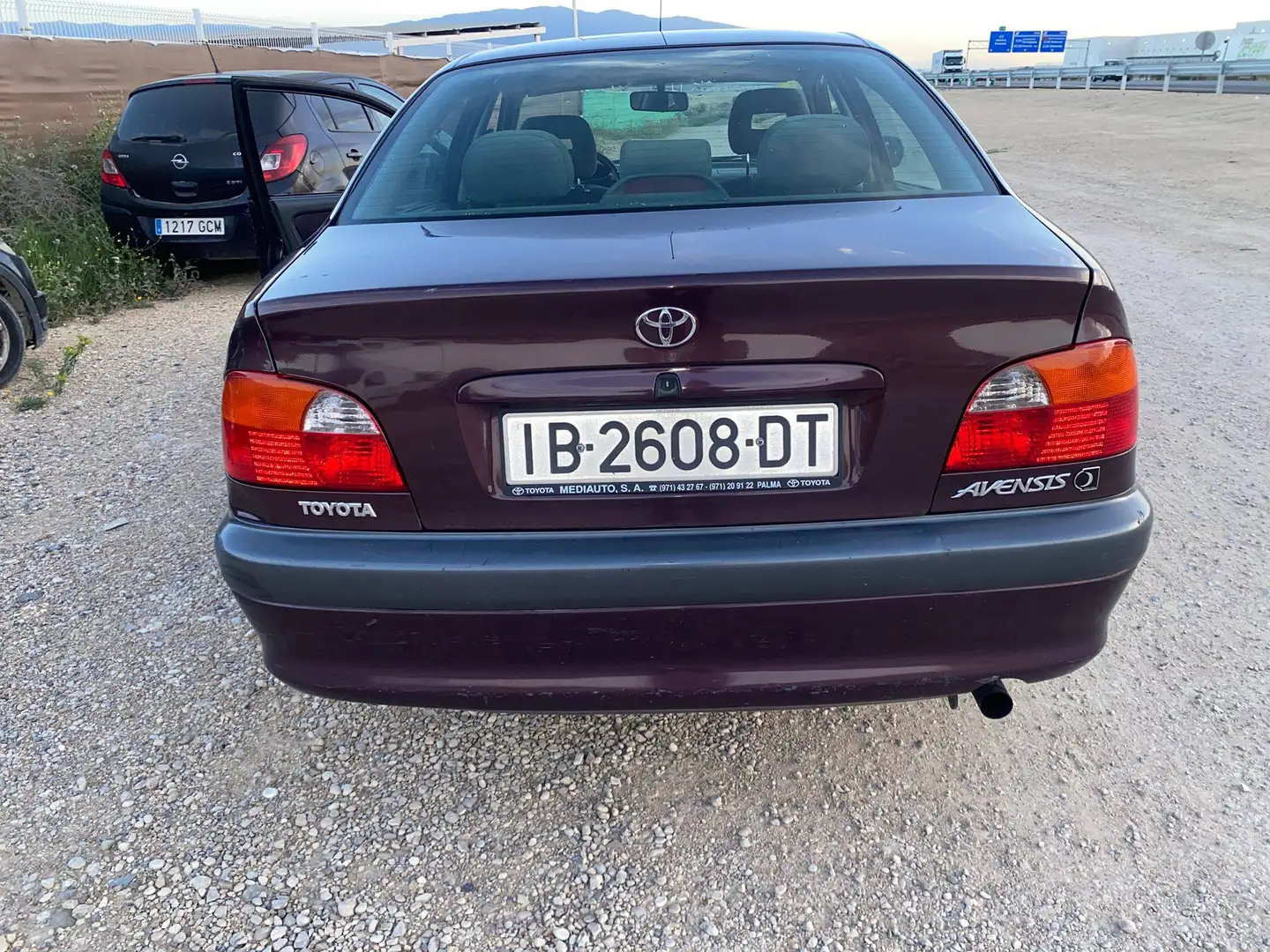 Toyota Avensis Avensis 1.6 Terra Terra Marrón - 2