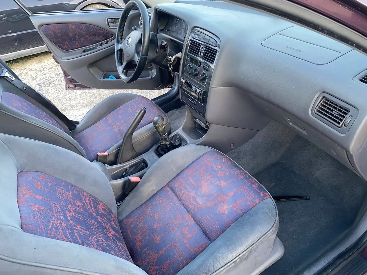 Toyota Avensis 1.6 Terra Terra, foto 7