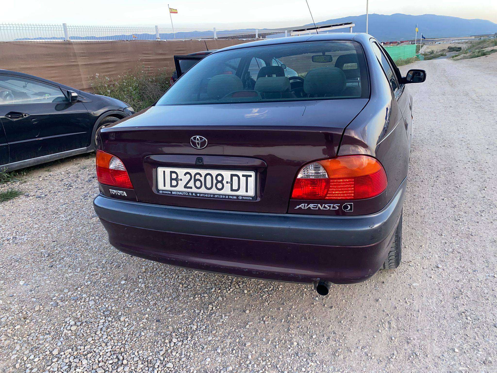Toyota Avensis Avensis 1.6 Terra Terra - foto 1