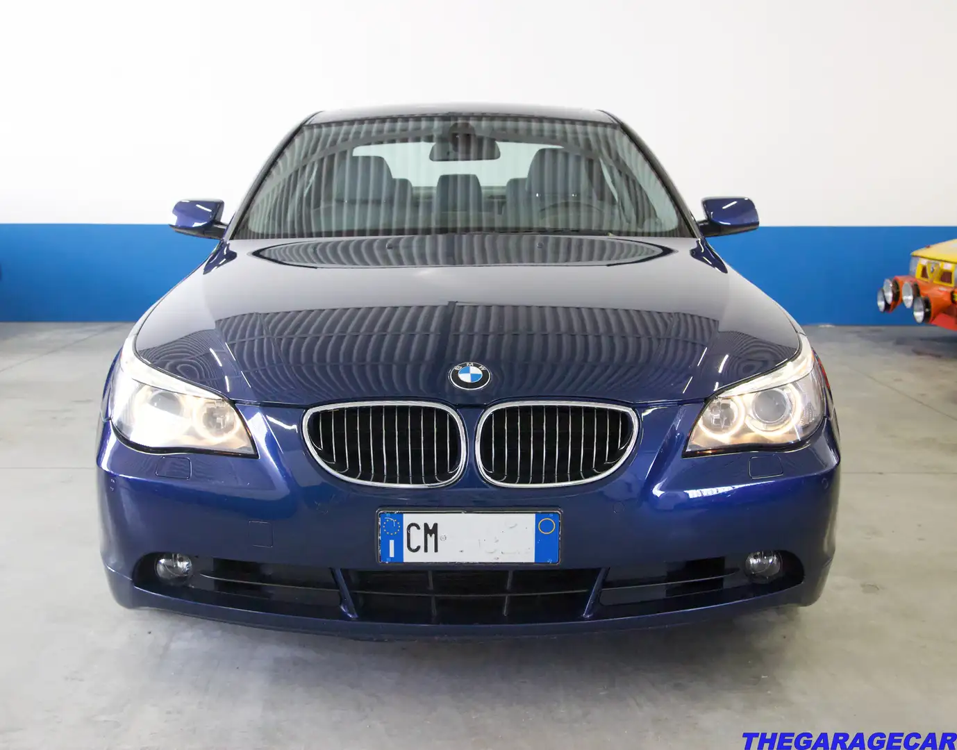 BMW 545 i Eccelsa plava - 1
