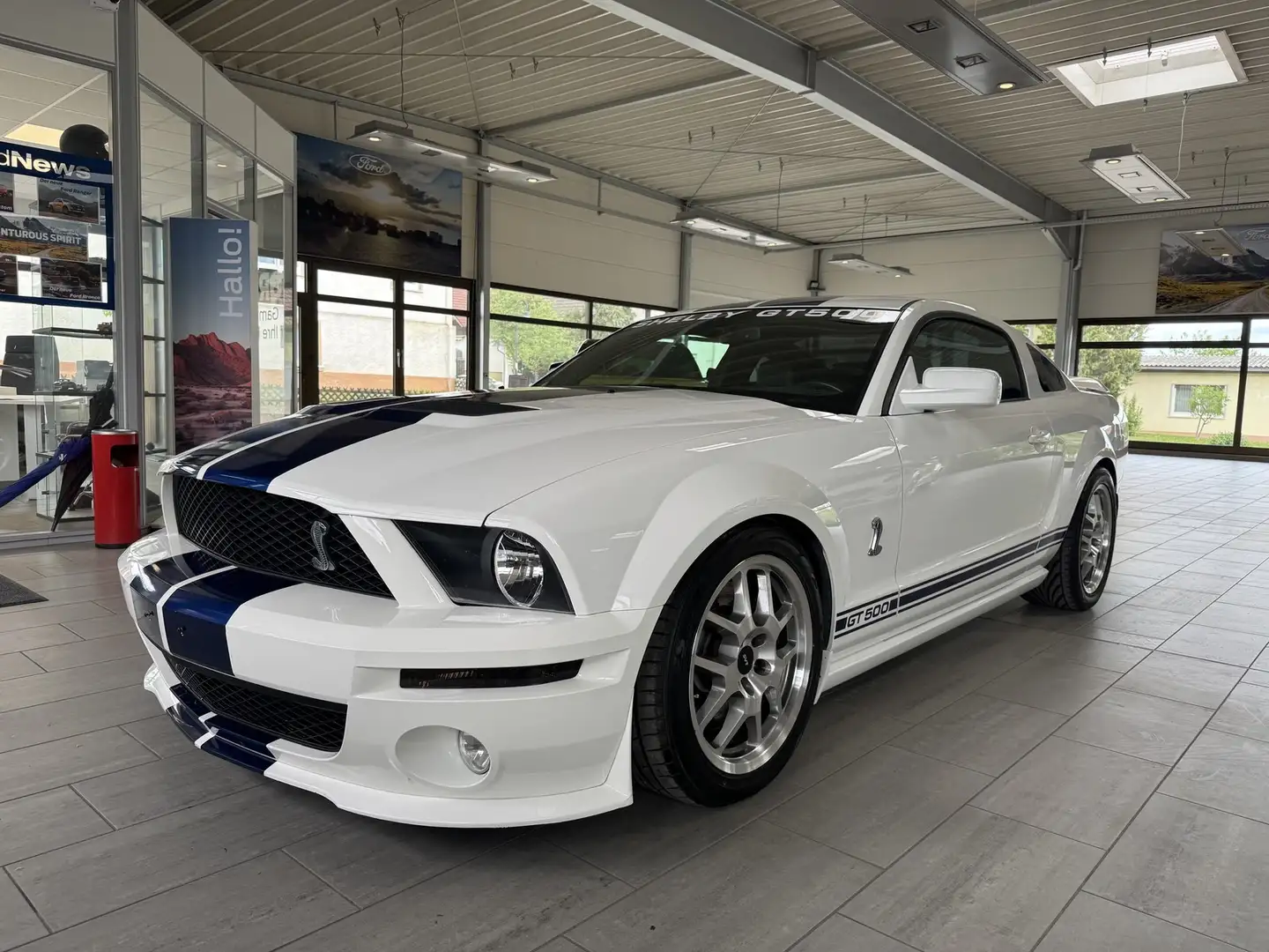 Ford Mustang Shelby GT 500 SVT Alb - 1