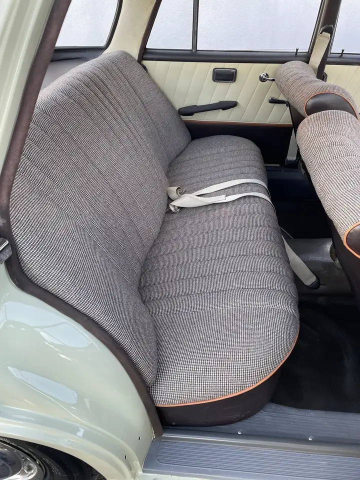 Mercedes-Benz 220 B, Heckflosse, foto 12