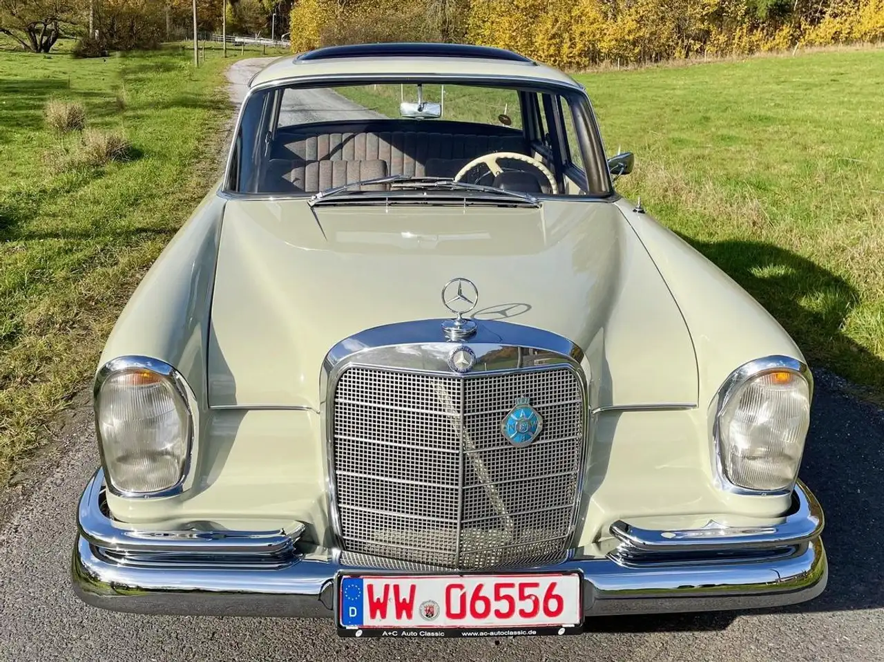 Mercedes-Benz 220 B, Heckflosse, foto 2