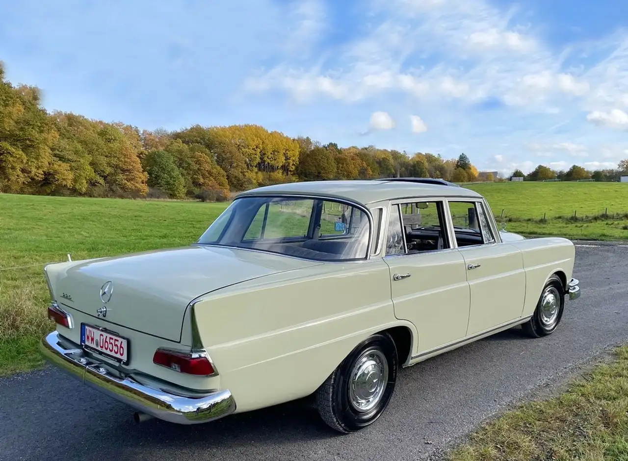 Mercedes-Benz 220 B, Heckflosse, foto 6