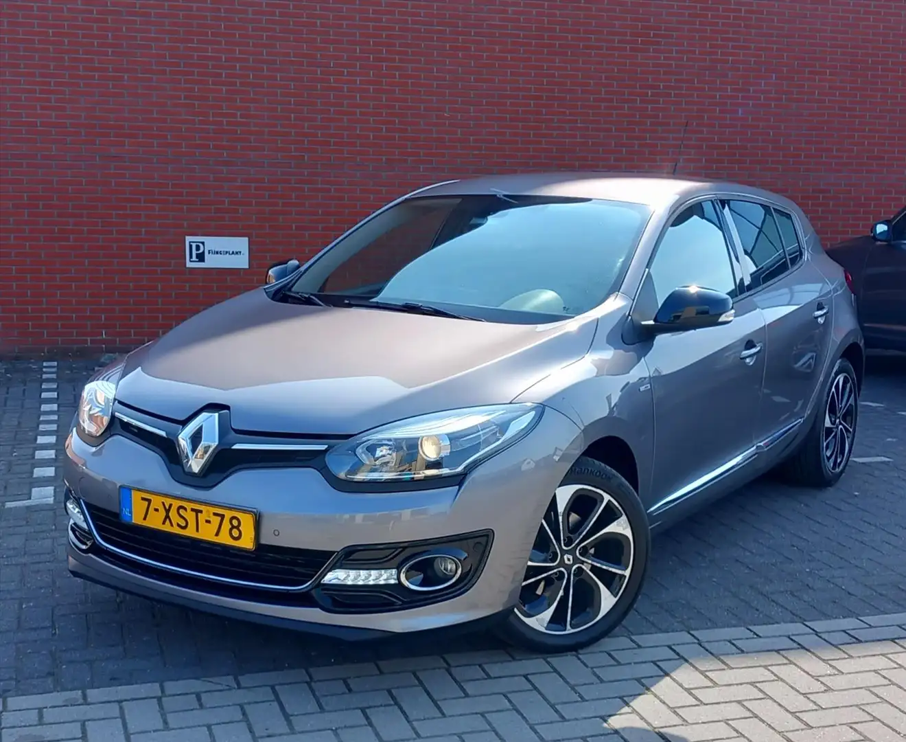 Renault Megane 1.2 TCE 97KW Automaat Bose Navigatie/Camera Gris - 1