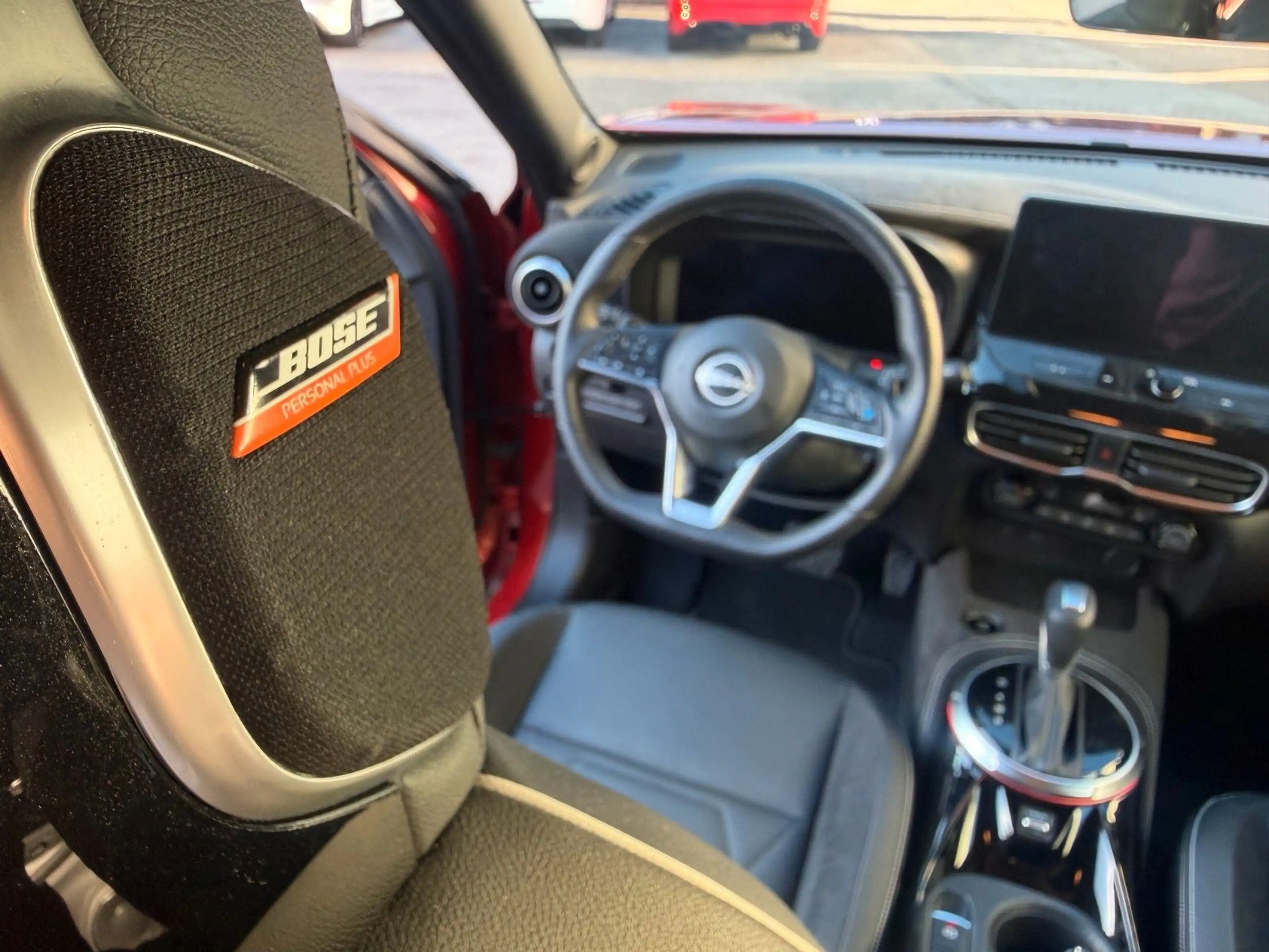 Nissan Juke N-Design, Automatik, Bose, Kontrast — photo 8