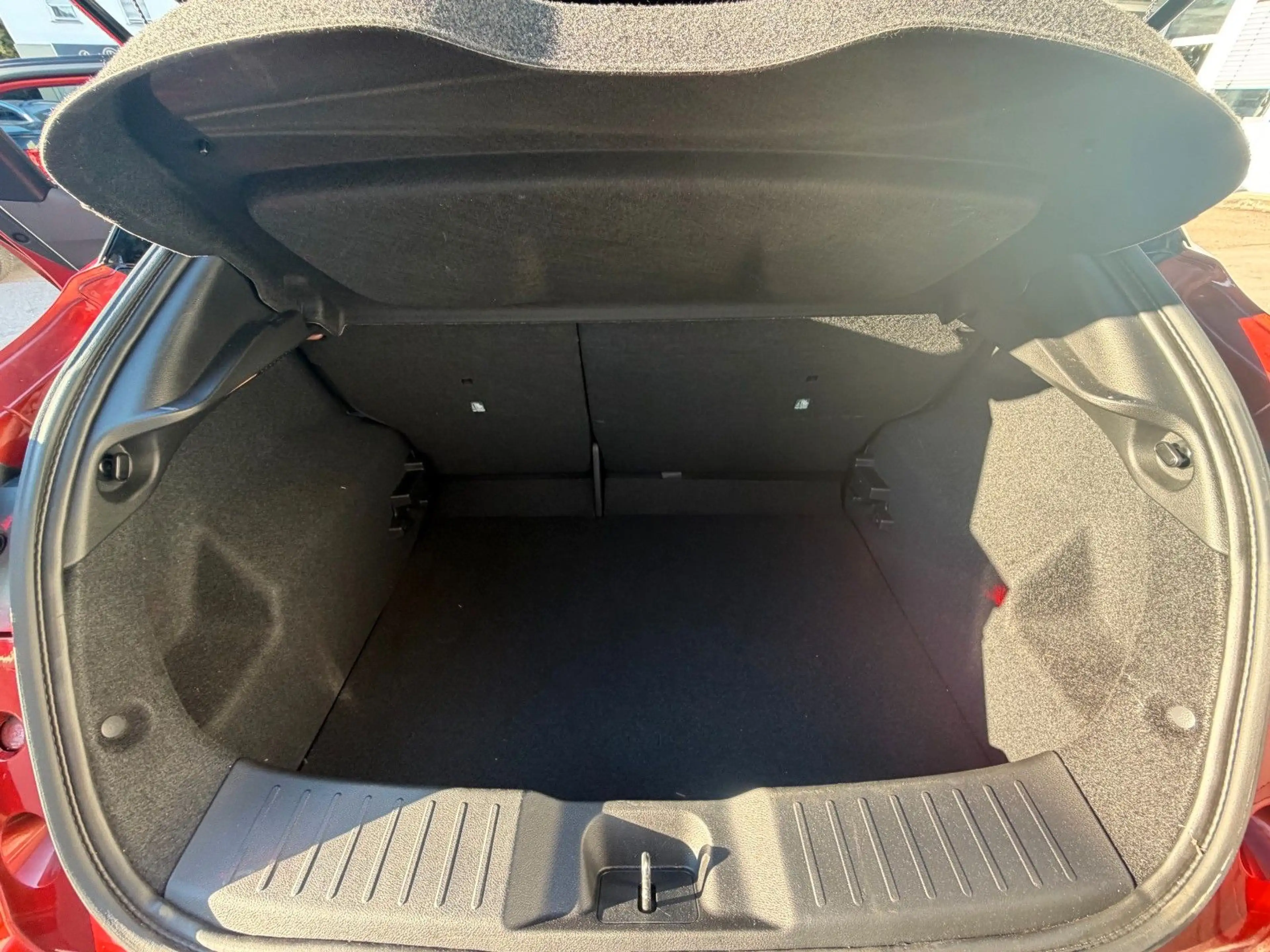 Nissan Juke N-Design, Automatik, Bose, Kontrast — photo 10