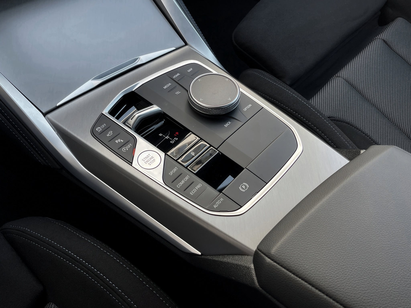 BMW 240 M240i xDrive Coupé — photo 10