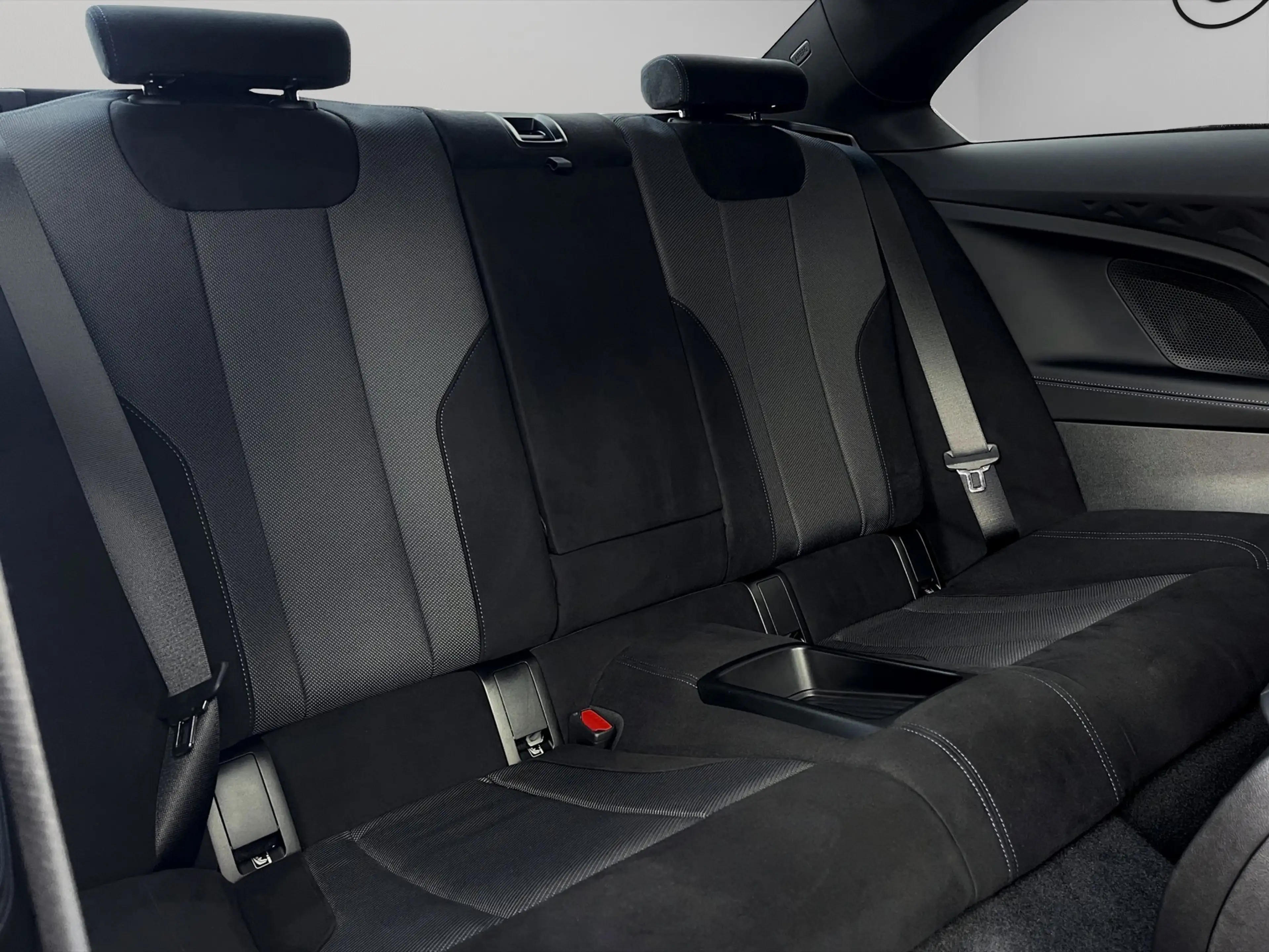 BMW 240 M240i xDrive Coupé — photo 13