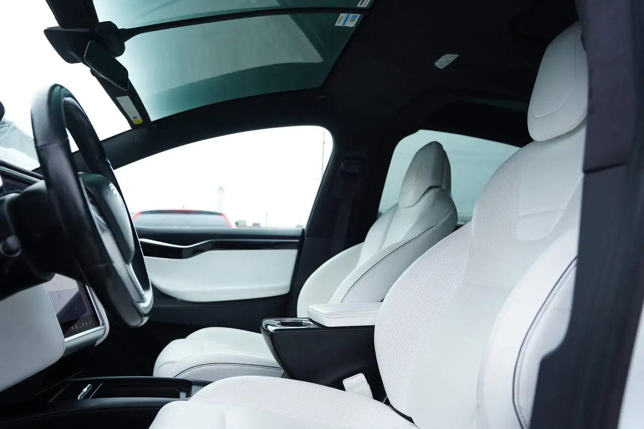 Tesla Model X fotografie Tesla Model X